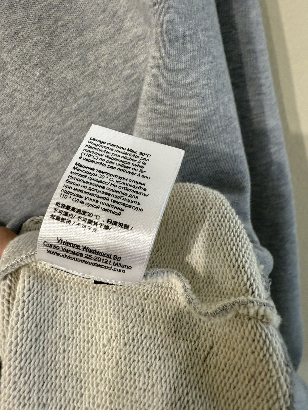 Vivienne Westwood Vivienne Westwood Gray Orb Logo Crewneck Size US L / EU 52-54 / 3 - 6 Thumbnail