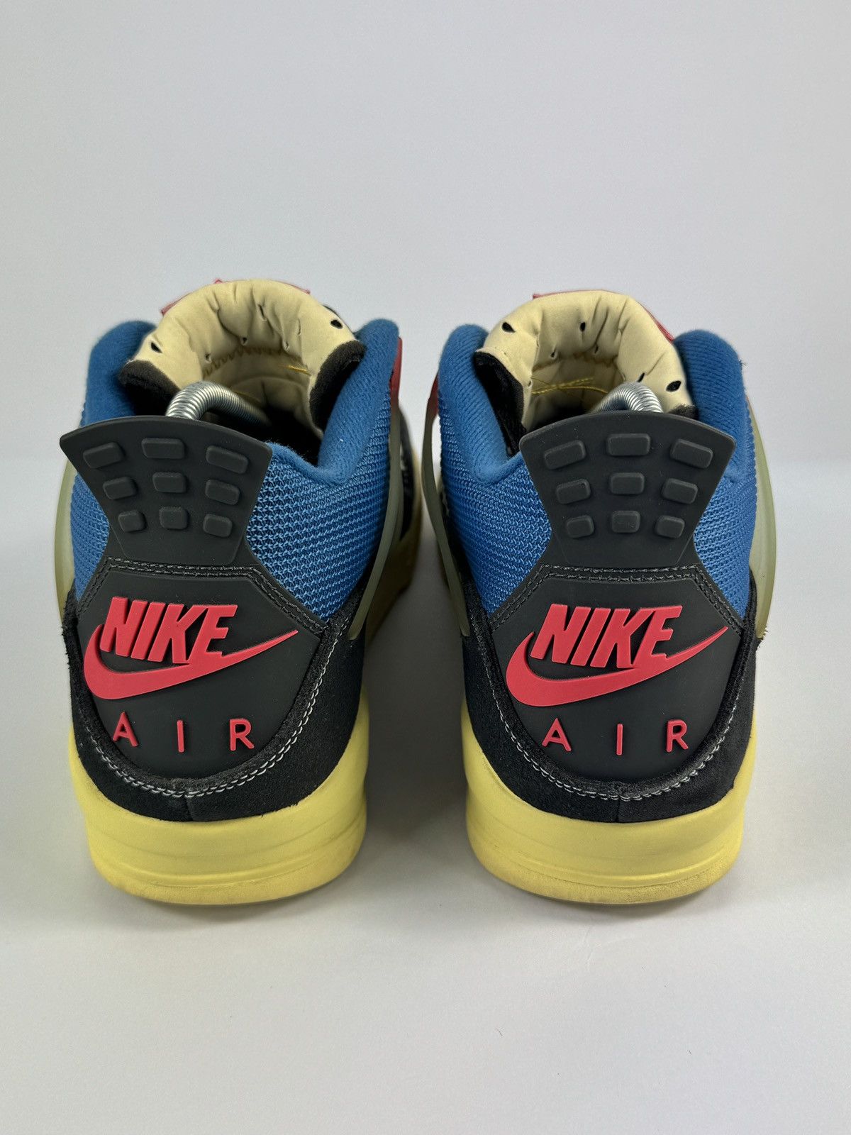 Jordan Brand JORDAN 4 RETRO UNION OFF NIOR Size US 9.5 / EU 42-43 - 3 Thumbnail