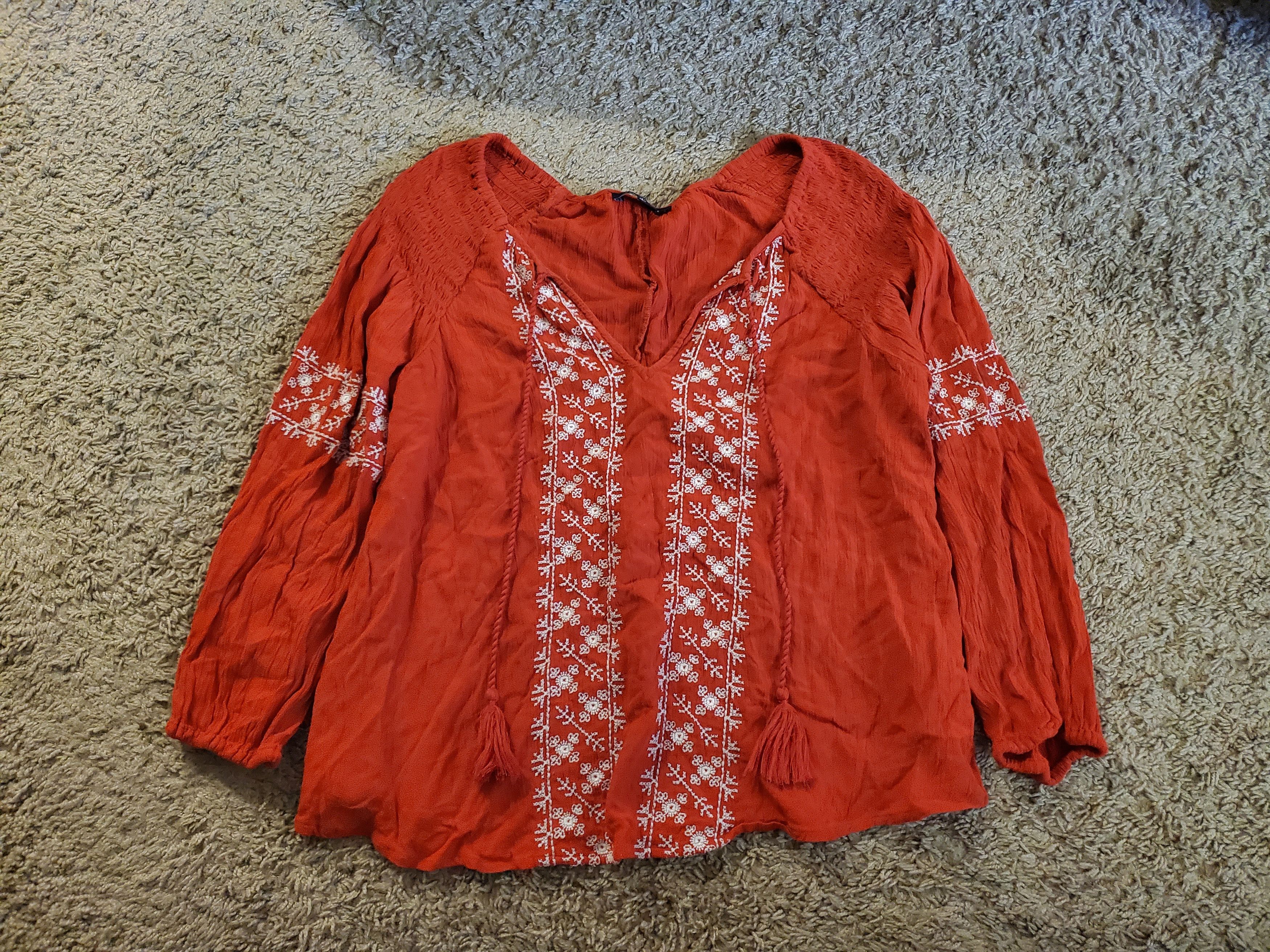 American Eagle Outfitters American Eagle embroidered blouse with tassels Size S / US 4 / IT 40 - 1 Thumbnail