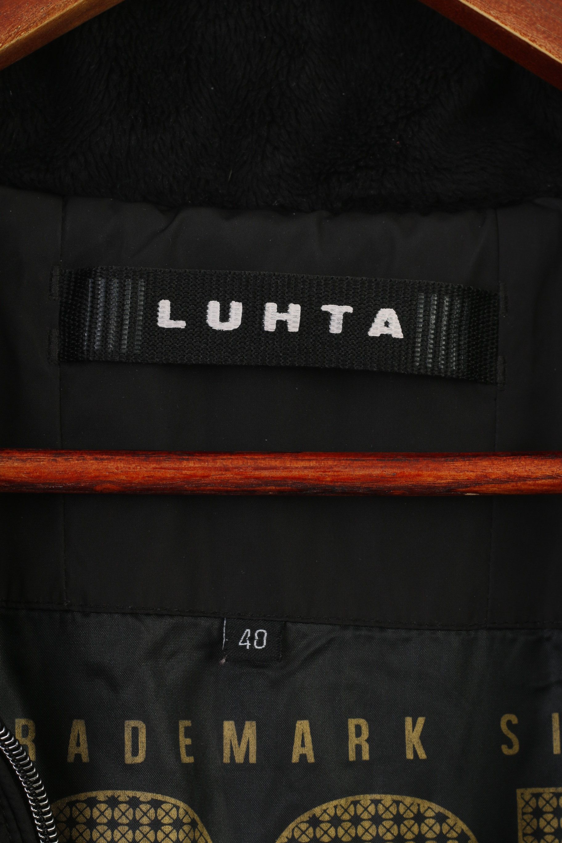 Vintage Luhta Woman 40 L Jacket Black Ski Padded Full Zipper 0760 Size S / US 4 / IT 40 - 6 Thumbnail