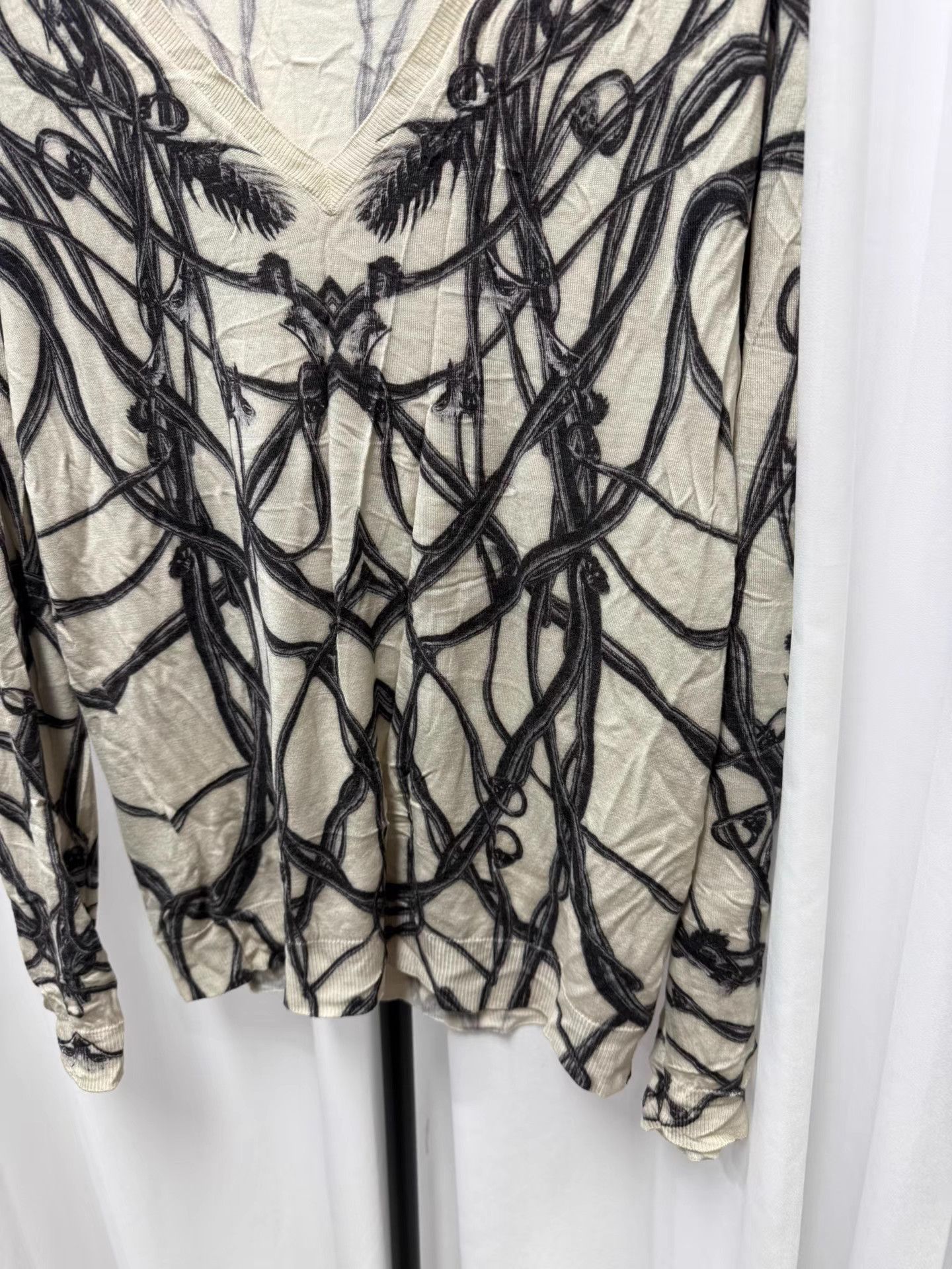 Alexander McQueen Alexander McQueen Thorn Vine Ruched Sweater K20 Size US L / EU 52-54 / 3 - 4 Thumbnail