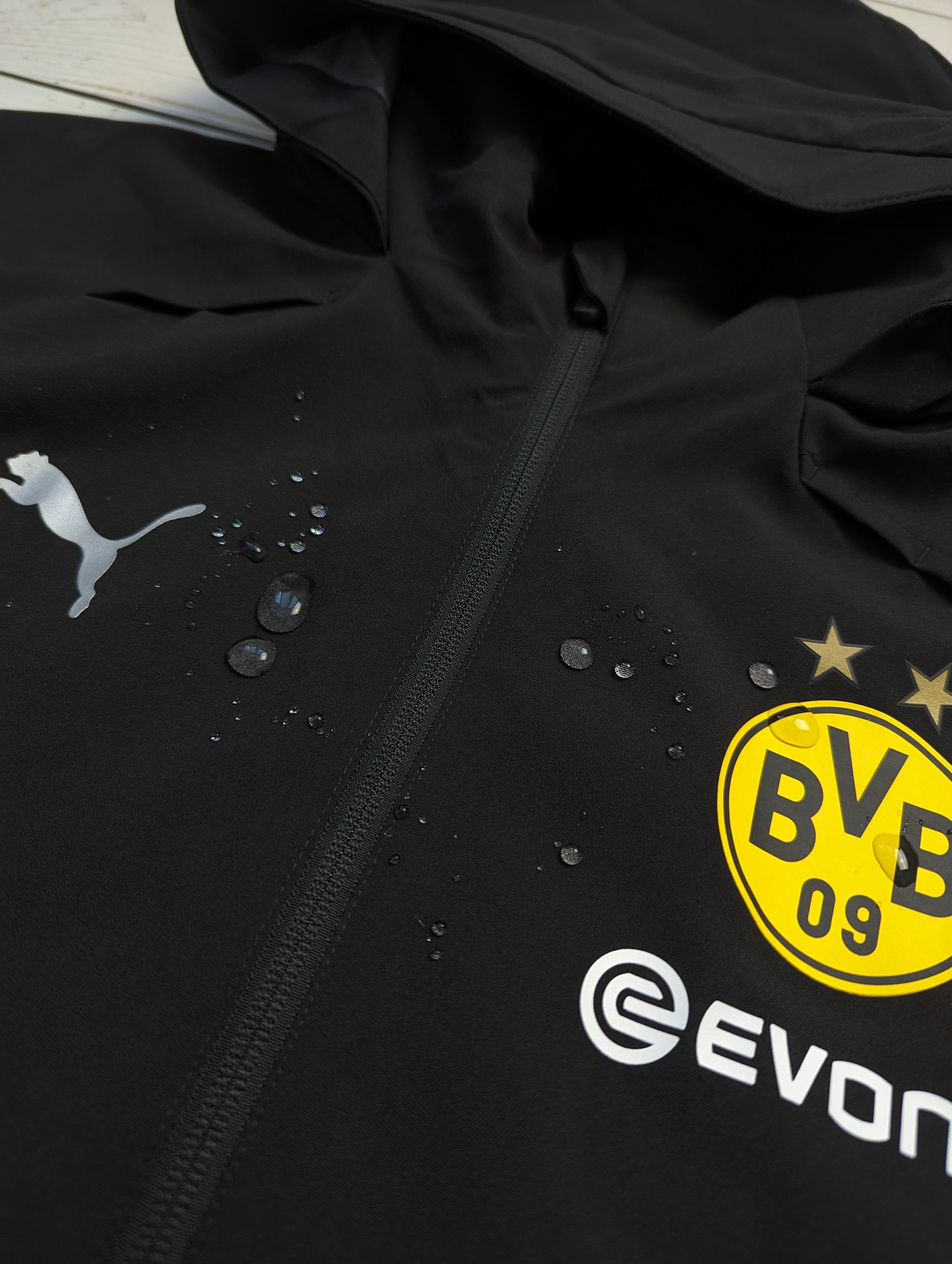 Puma Puma Borussia Dortmund Rain Jacket / Windbreaker BVB Size US M / EU 48-50 / 2 - 6 Thumbnail