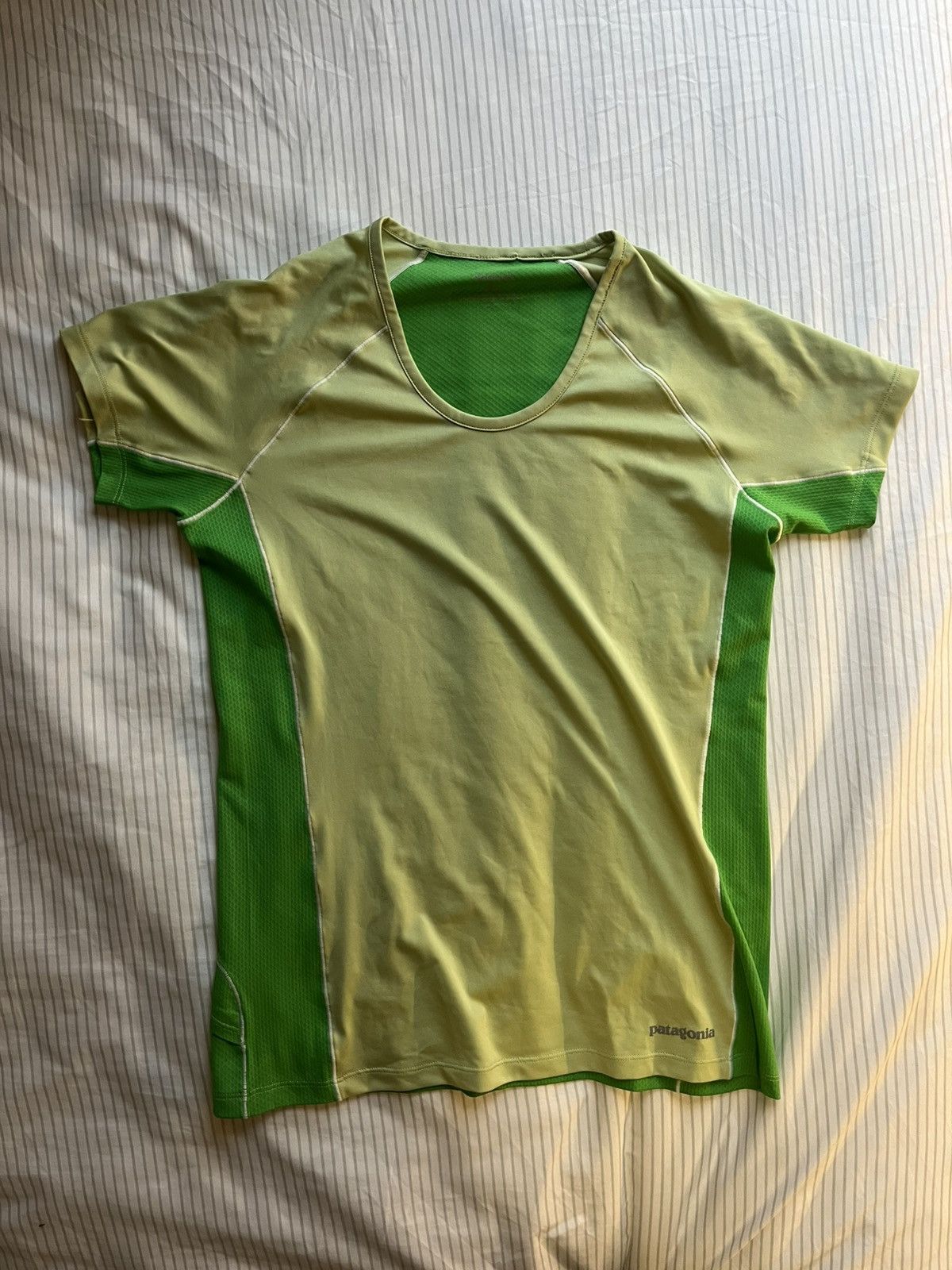 Patagonia Vibrant Y2K Paneled Sports Top Size M / US 6-8 / IT 42-44 - 1 Thumbnail