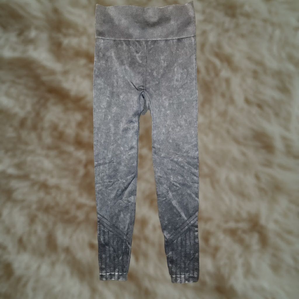 Vintage Freely Leggings Women Small Gray Mid Rise Stretch Active Yoga Ankle Skinny Inseam 25" Pull On Athleisure Mens? Girls? (Note: End) Size 28" / US 6 / IT 42 - 1 Thumbnail