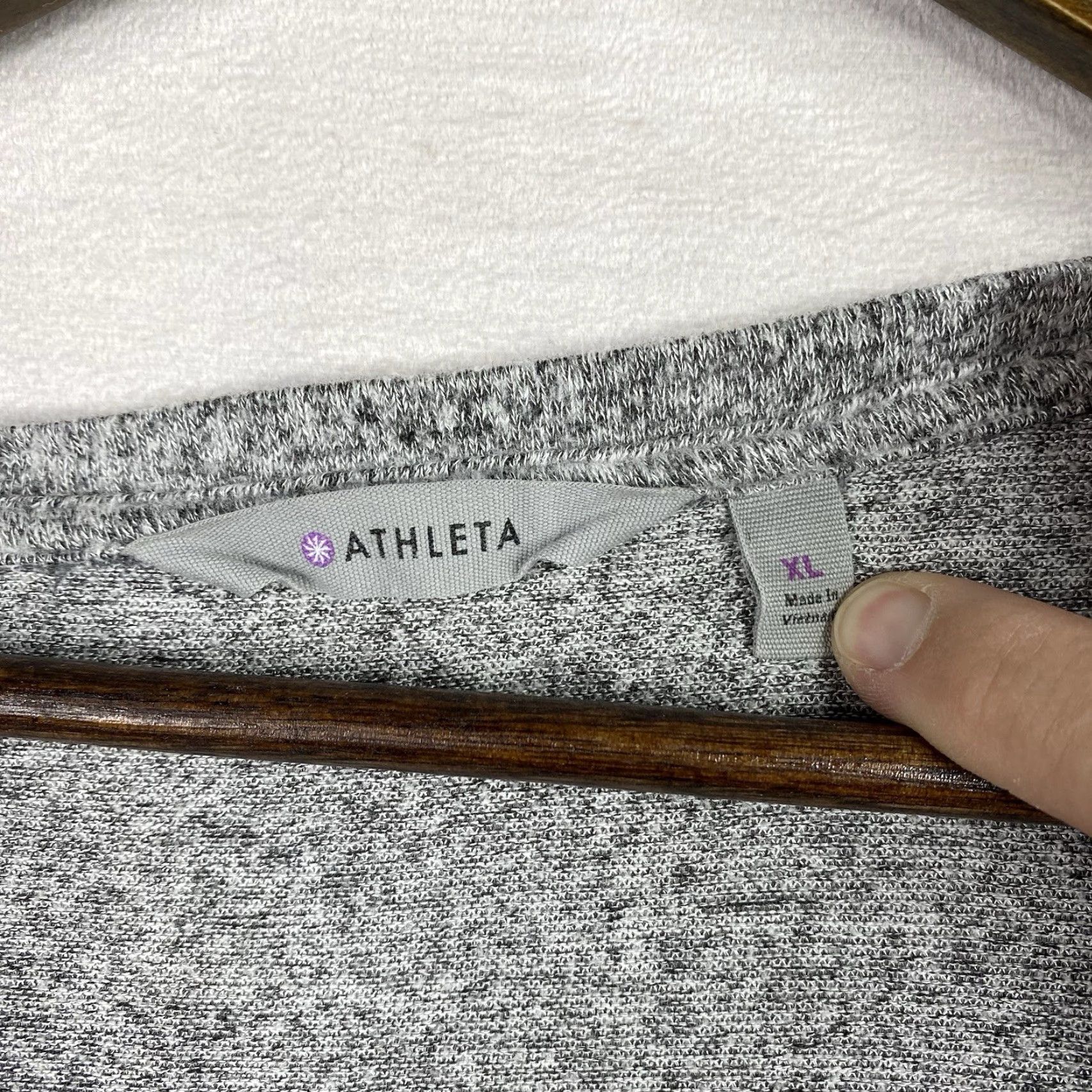 Athleta Athleta Shirt XL Gray Oversized Long Sleeve Knit Fleece Crew Neck Women T-Shirt Tunic Classic Outdoor Preppy Size XL / US 12-14 / IT 48-50 - 3 Thumbnail
