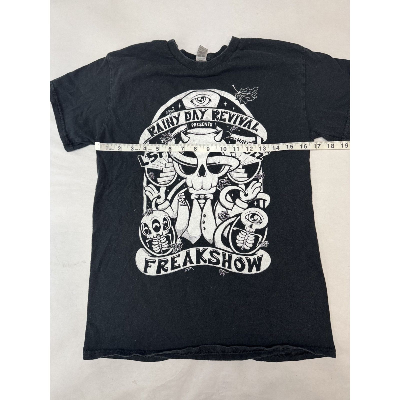 Gildan Halloween Graphic Tee Skull Freakshow Grunge Black Small Size US S / EU 44-46 / 1 - 5 Thumbnail