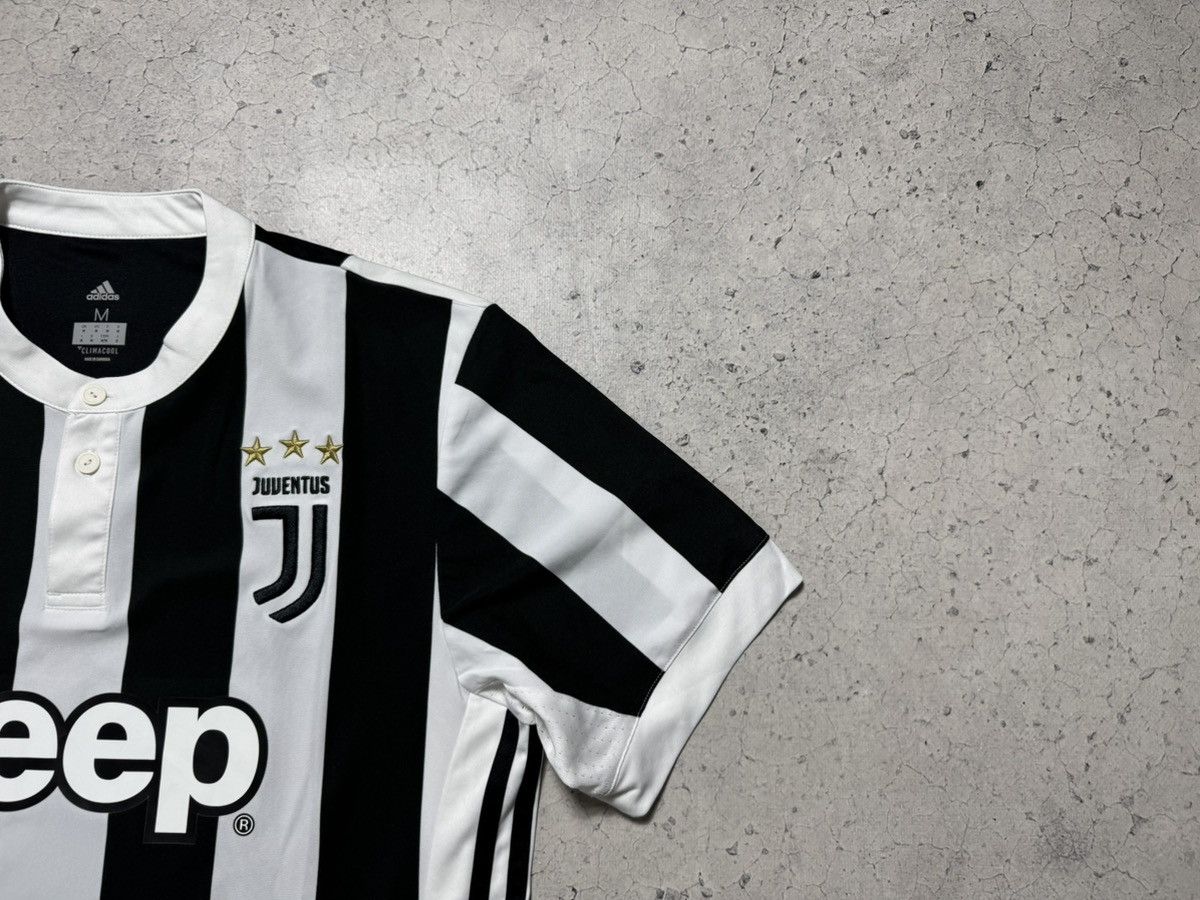Adidas Adidas FC Juventus 2017/2018 Vintage Soccer Jersey Size US M / EU 48-50 / 2 - 2 Thumbnail