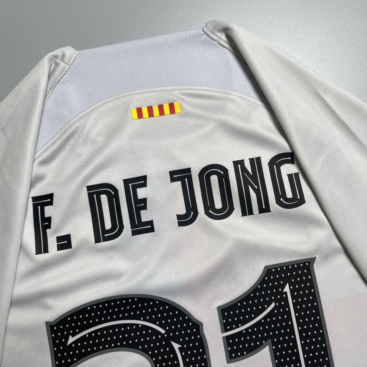 Nike × Vintage BARCELONA NIKE 2022/2023 FOOTBALL THIRD JERSEY #21 DE JONG Size US S / EU 44-46 / 1 - 11 Thumbnail
