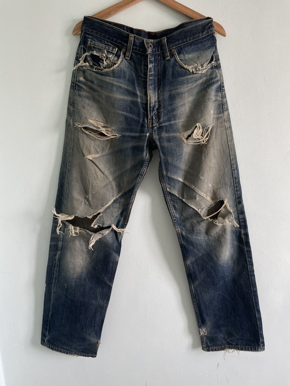 Levi's × Vintage VINTAGE 90s LEVIS THRASHED & DISTRESSED JEANS Size US 31 - 4 Thumbnail