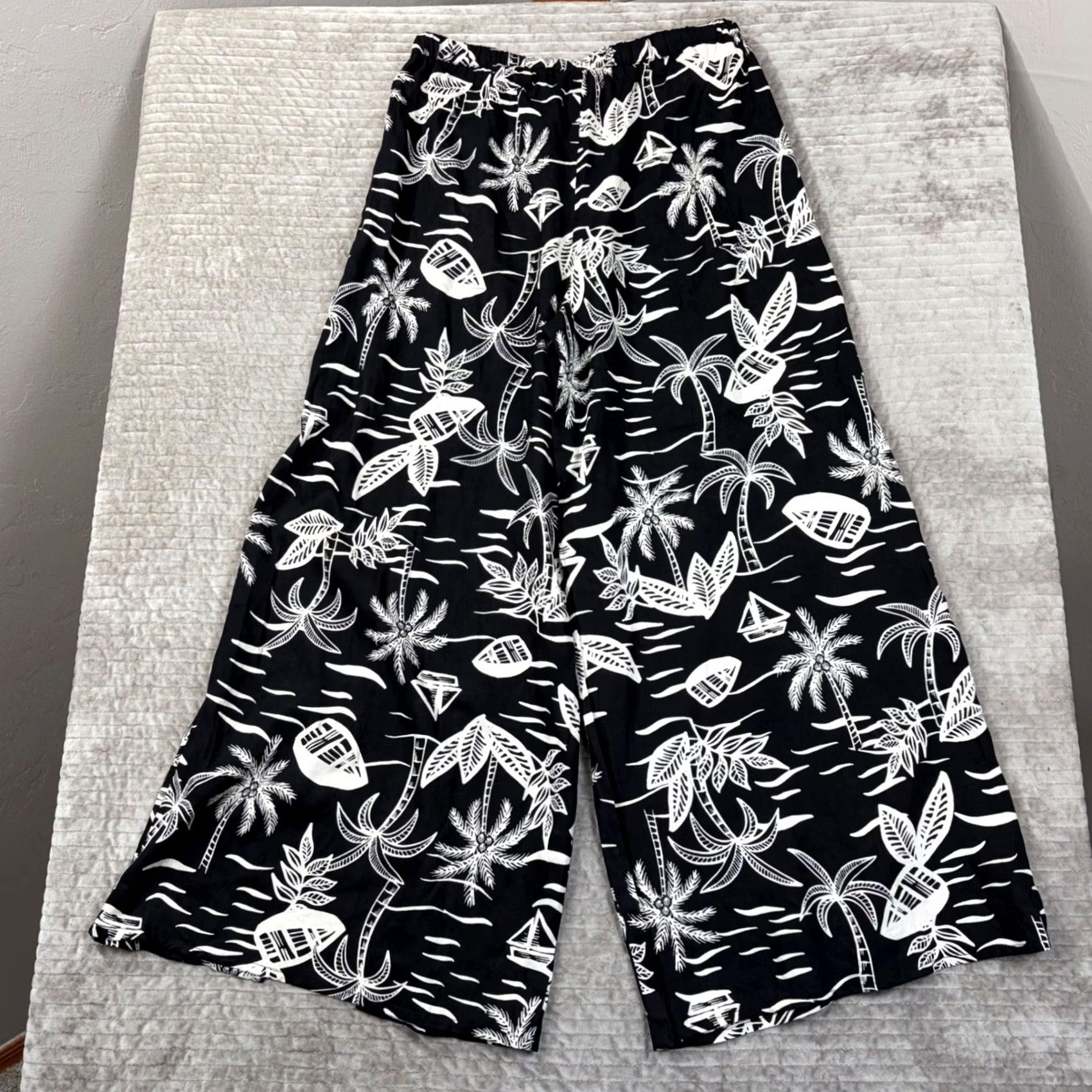 Vintage VINTAGE? NO — True Destinations Tropical Palm Tree Print Wide Leg Rayon Pants Black L Size 36" / US 14 / IT 50 - 6 Thumbnail