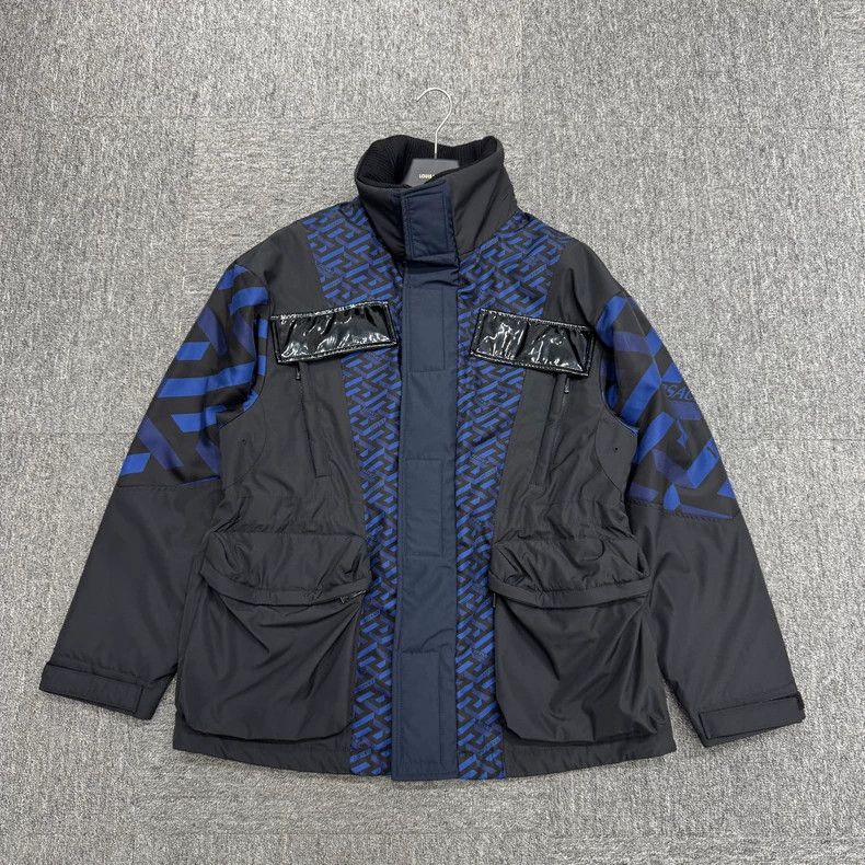 Versace Versace Paper Jacket with a Paper Logo Size US S / EU 44-46 / 1 - 1 Thumbnail
