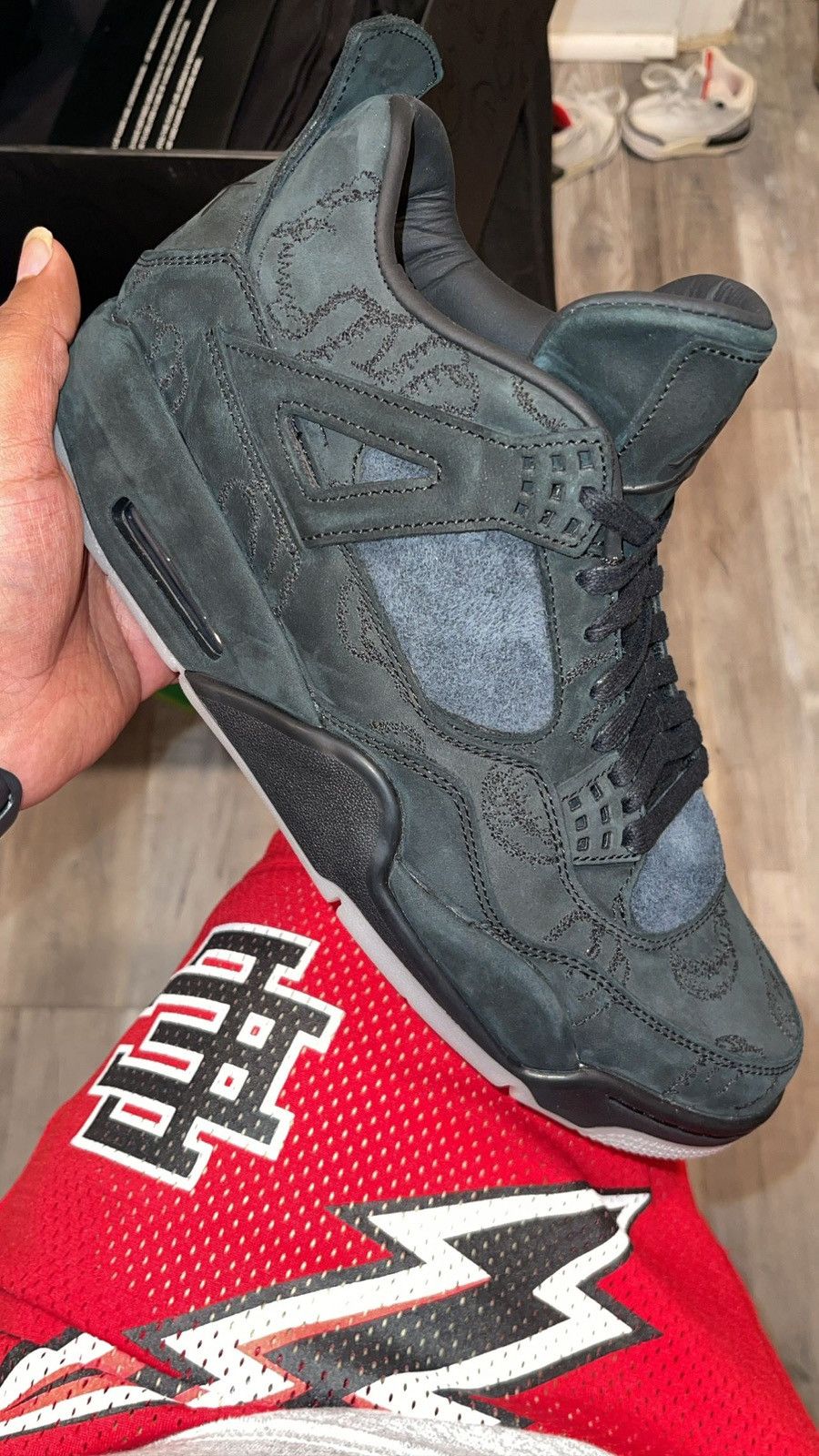 Jordan Brand Air Jordan 4 Kaws 2017 Black Size 10.5 Size US 10.5 / EU 43-44 - 3 Thumbnail