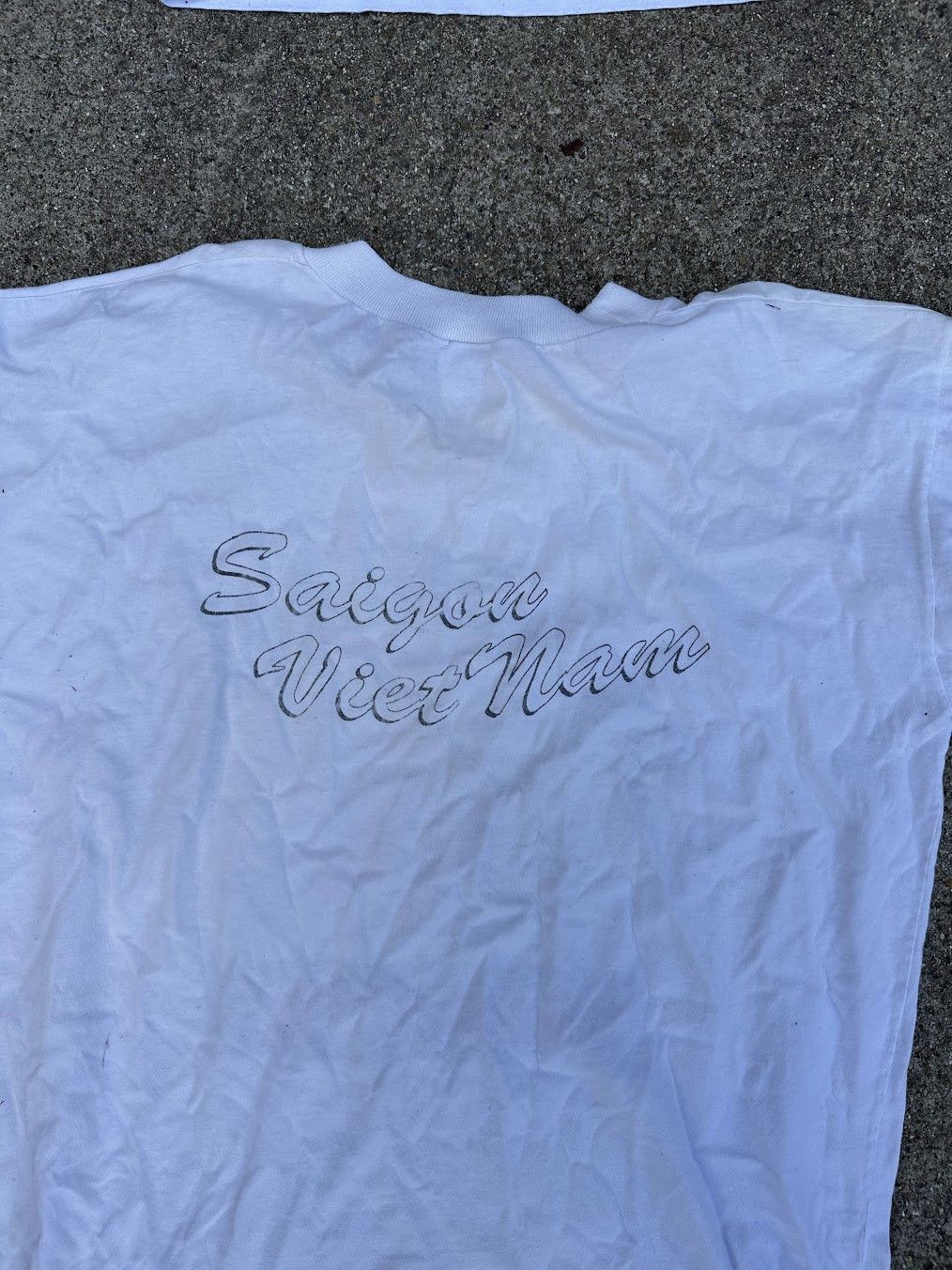 Vintage 1970s Saigon Vietnam vintage T Size US XXL / EU 58 / 5 - 5 Thumbnail
