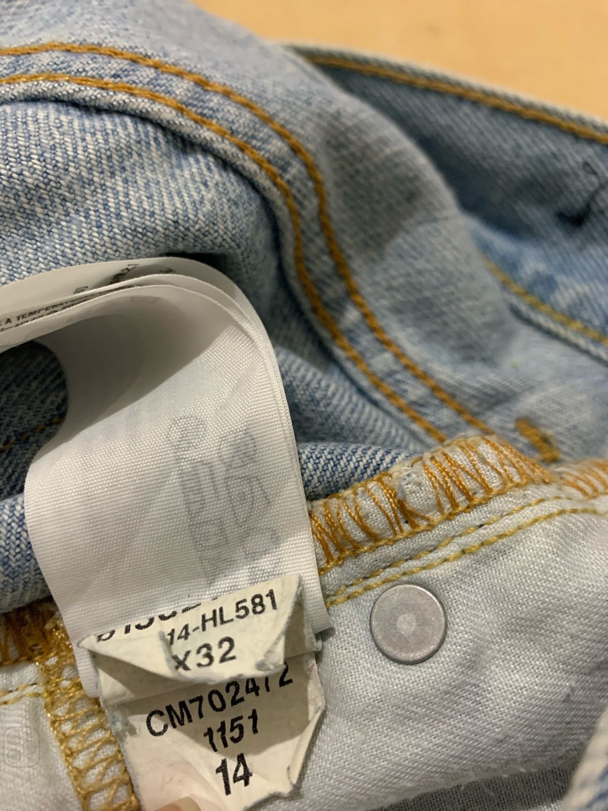 Japanese Brand Holister Distressed Denim Grafiti Jeans Size US 33 - 17 Thumbnail