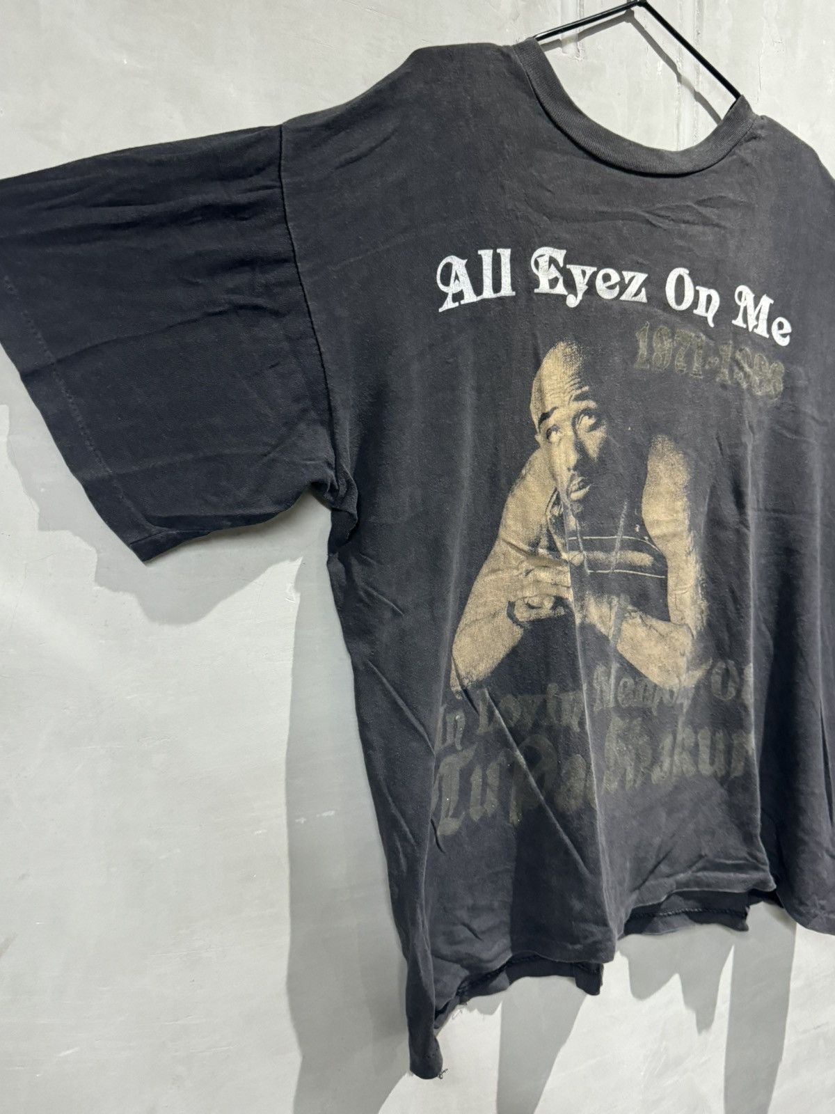Rap Tees × Vintage Vintage 90s tupac shakur memorial rap tee Size US XL / EU 56 / 4 - 5 Thumbnail