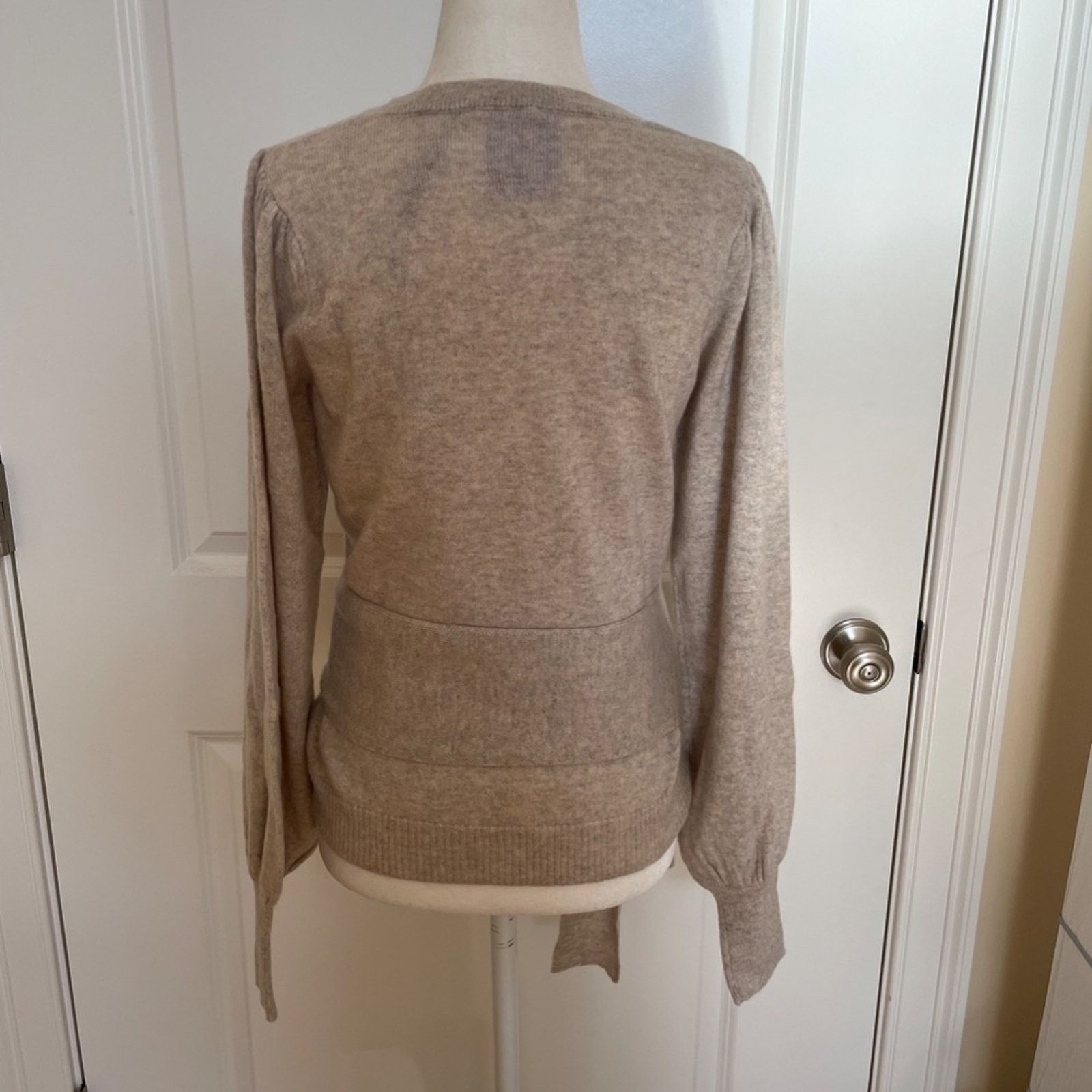 Elie Tahari Cashmere Tie Waist Sweater from Elie Tahari Size S / US 4 / IT 40 - 4 Thumbnail