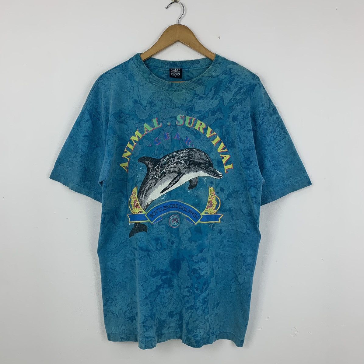 Vintage Vintage 90’s Animal Survival T-Shirt Size US L / EU 52-54 / 3 - 1 Thumbnail