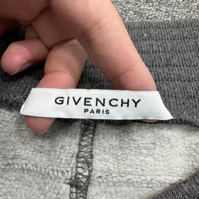 Givenchy Givenchy size XL Star Printed Patchwork Shorts Size US 32 / EU 48 - 2 Thumbnail