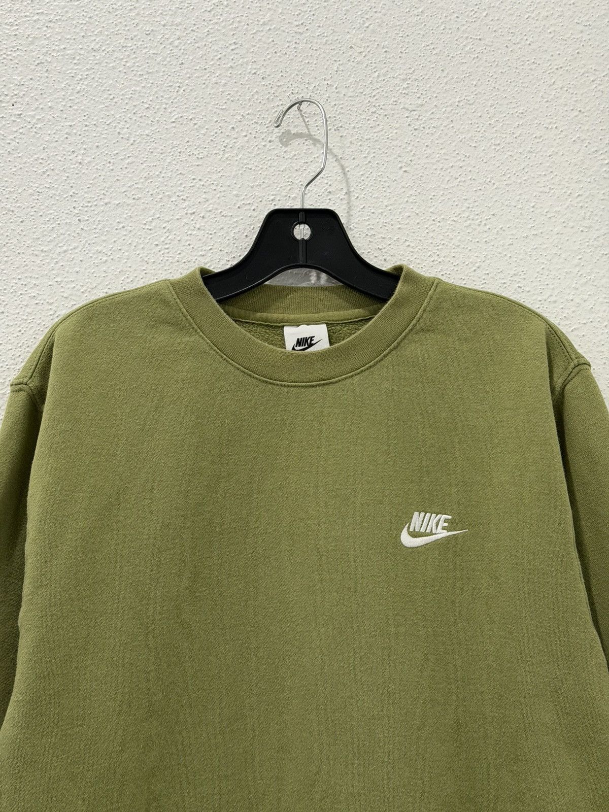 Nike Nike Essential Side Swoosh Olive Green Crewneck Men’s Medium Size US M / EU 48-50 / 2 - 2 Thumbnail