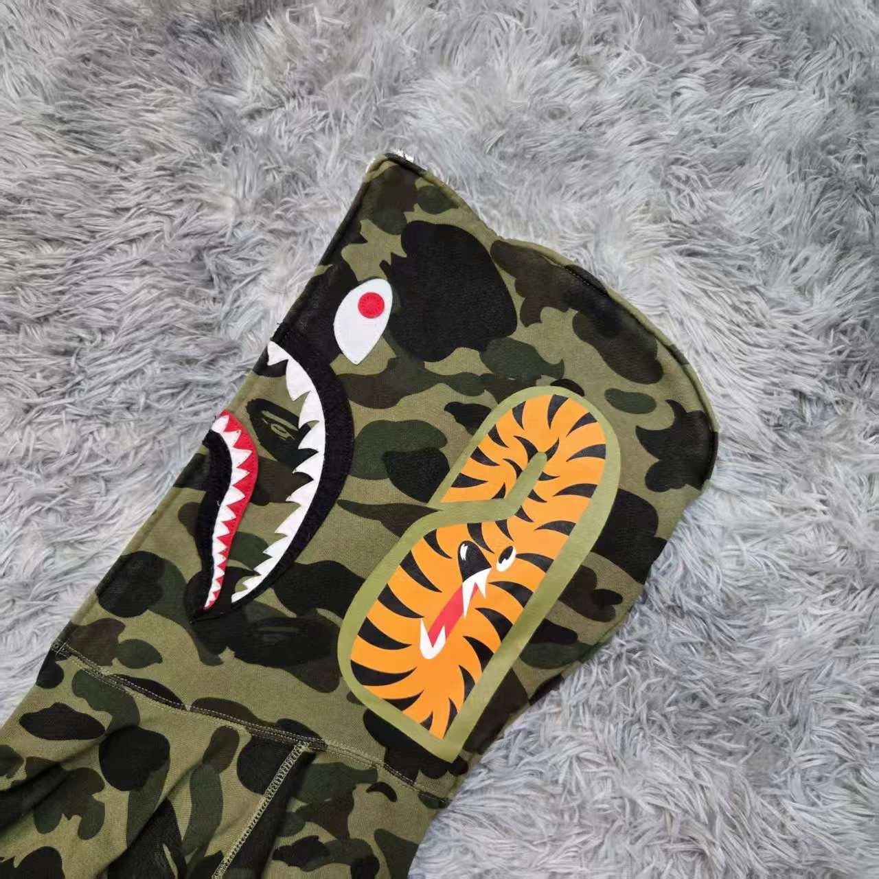 Bape bape gray green camo shark zip hoodie Size US L / EU 52-54 / 3 - 3 Thumbnail