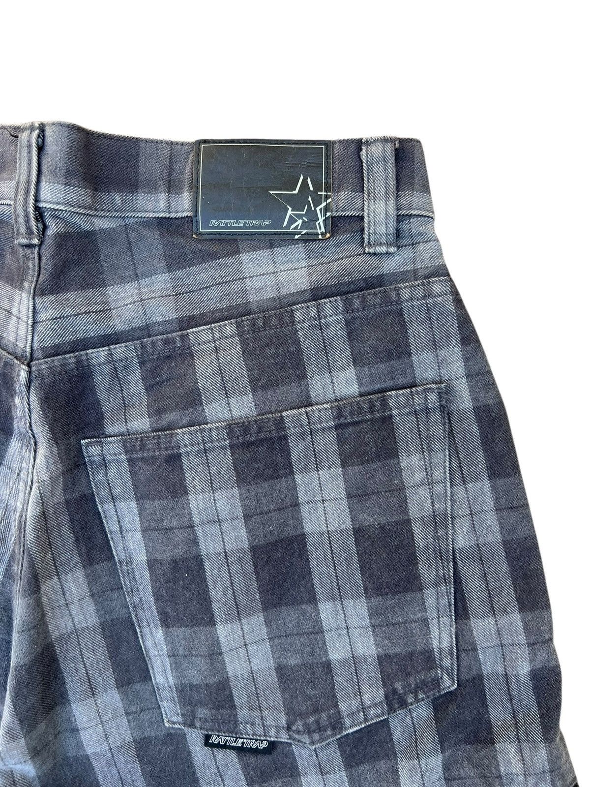 Vintage Vintage RATTLE TRAP Japan Fade Plaid Baggy Work Pant Size US 31 - 16 Thumbnail