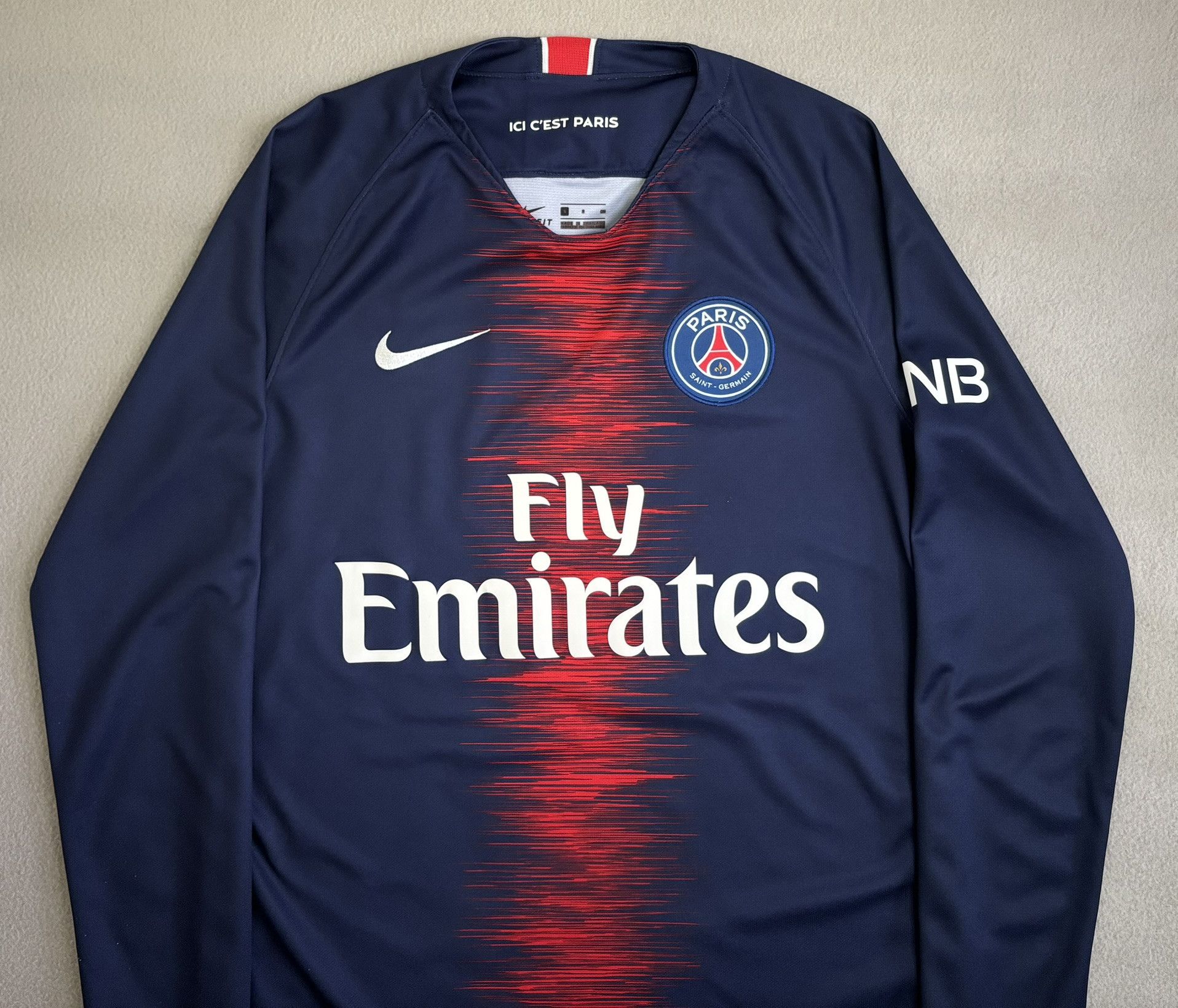 Nike Paris Saint Germain 2018/2019 Mbappe 29 Nike Football Jersey Size US S / EU 44-46 / 1 - 6 Thumbnail