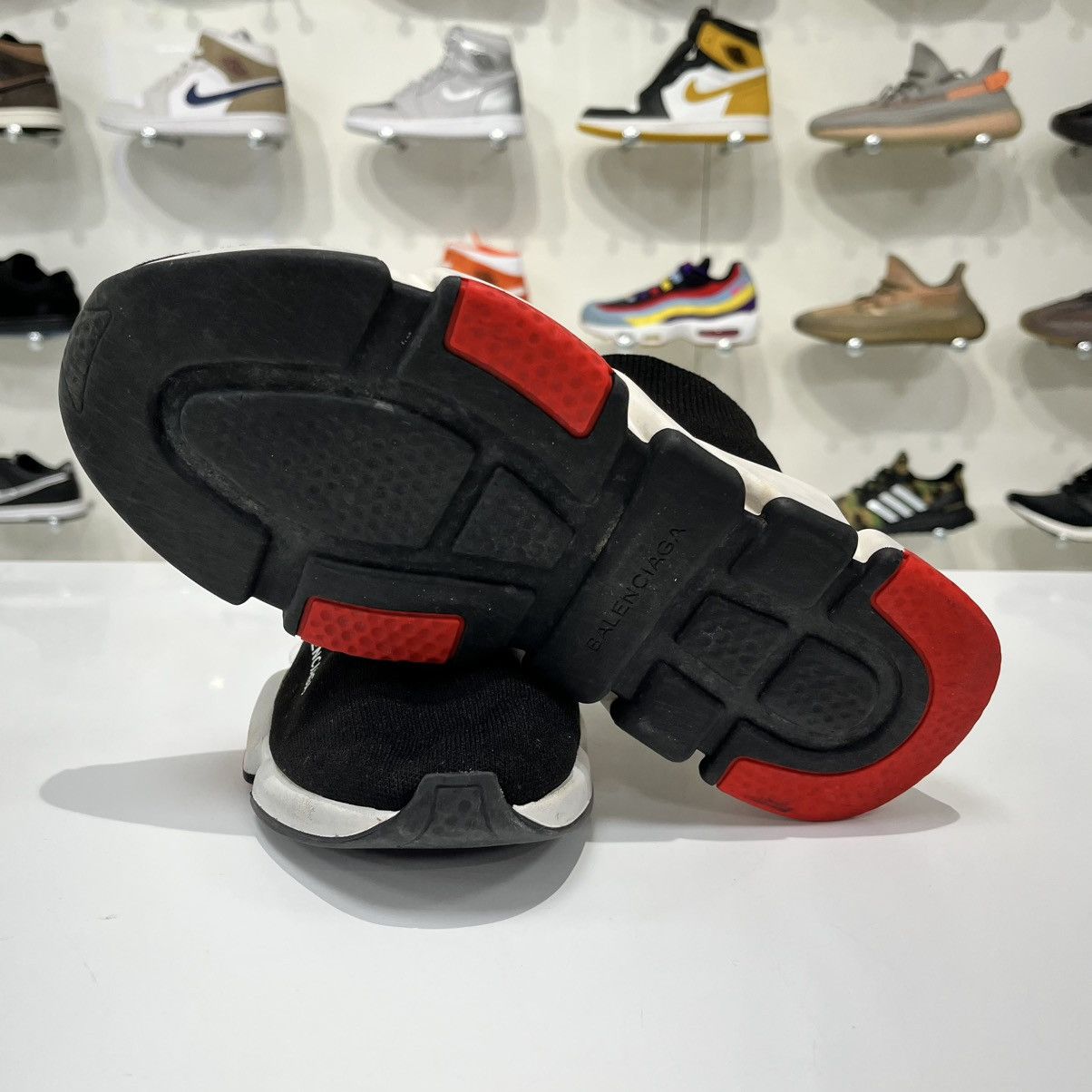 Balenciaga Balenciaga speed Trainer Black White Red Size US 6 / EU 39 - 8 Thumbnail