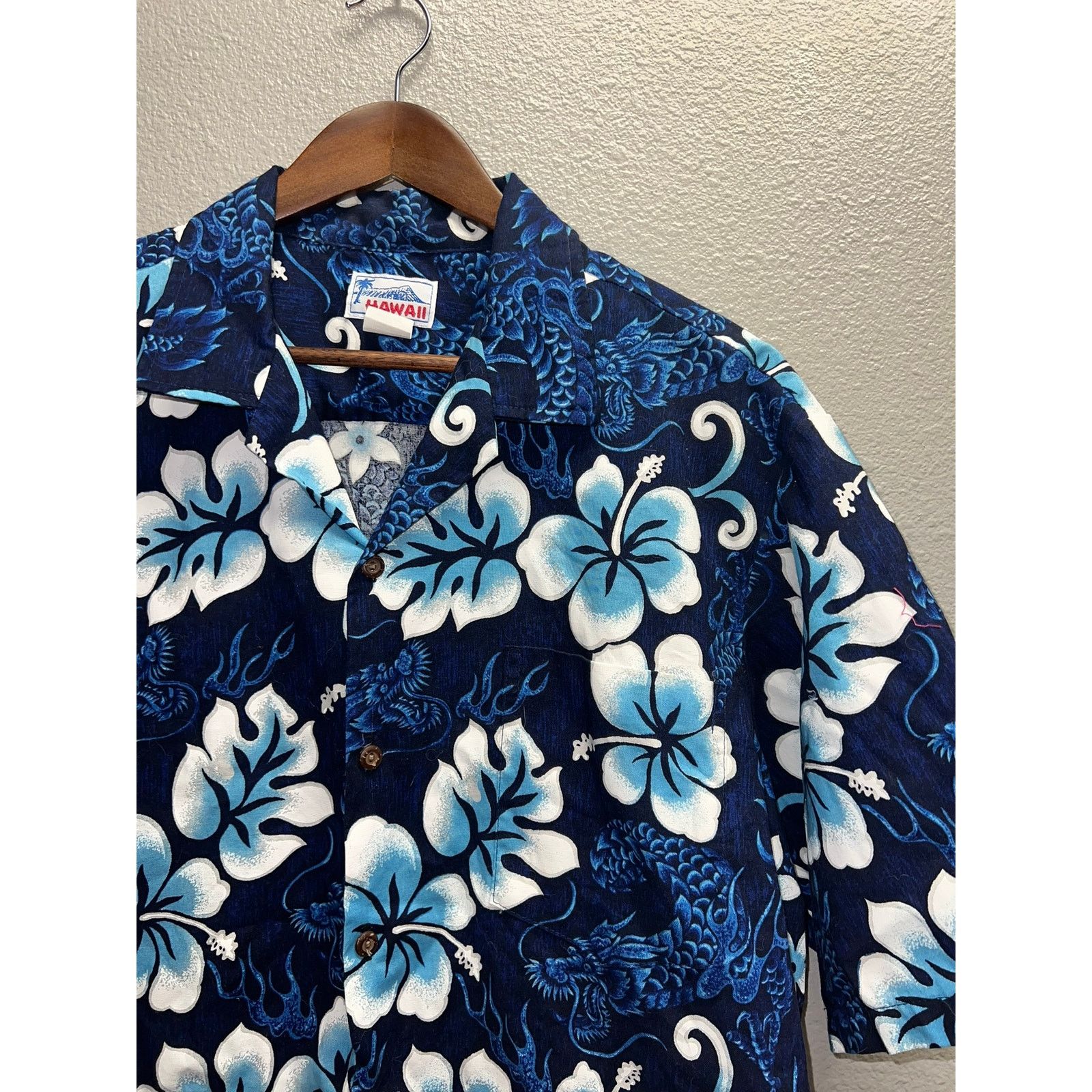 Other Vintage Hawaii Dragon Button Up Shirt Floral Blue EUC XL Size US XL / EU 56 / 4 - 3 Thumbnail