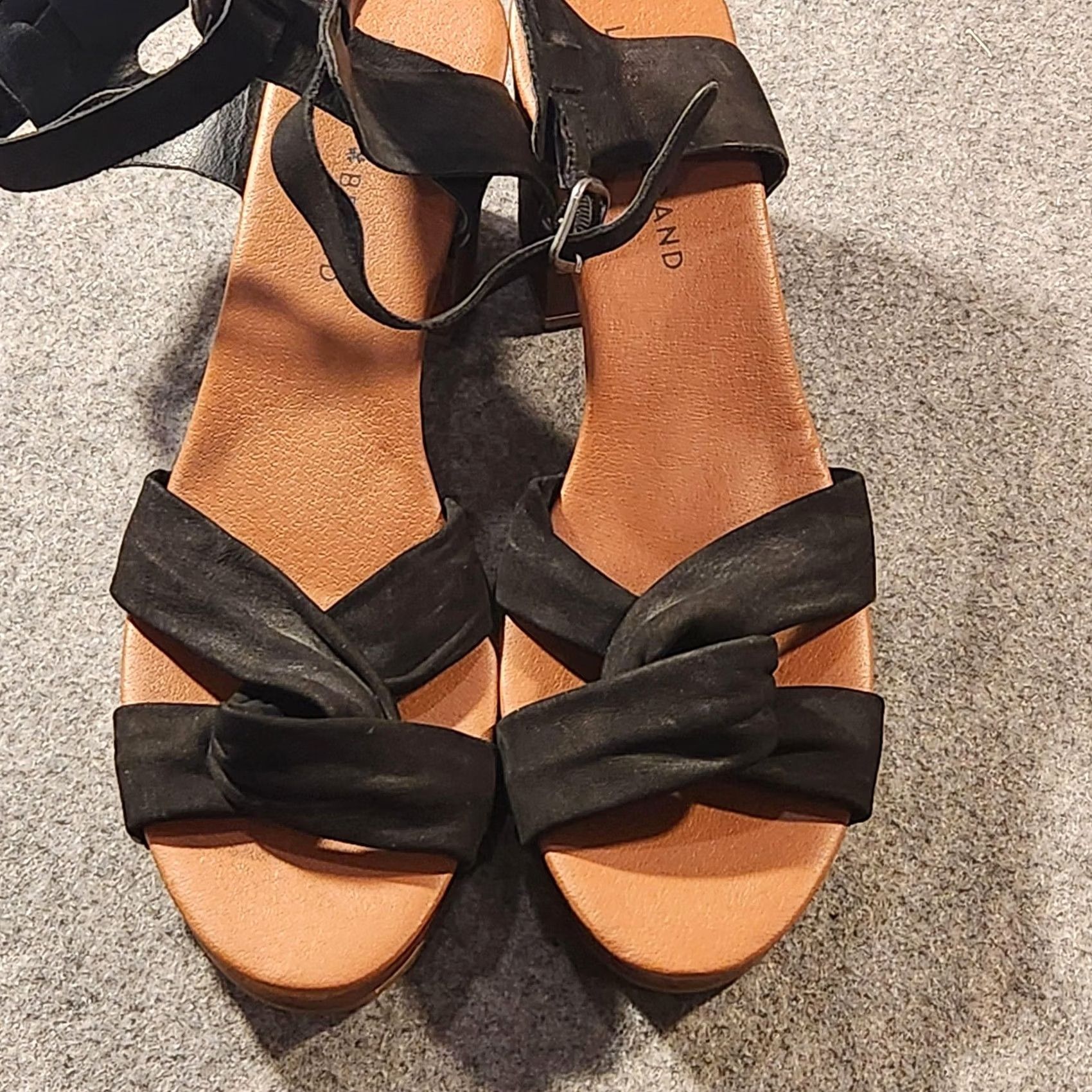 Lucky Brand Lucky Brand Sandals Womens Size 9 Black Leather Platform Heel Buckle Ankle Strap Open Toe LK Whitneigh Women Platform Heel Sandals Black Leather Size US 9 / IT 39 - 5 Thumbnail