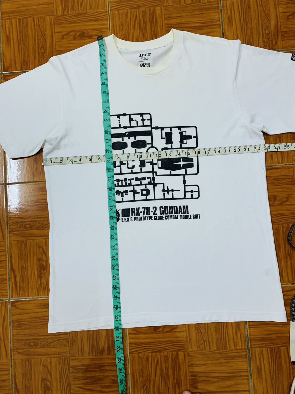 Japanese Brand × Uniqlo UNIQLO X GUNDAM 40th Anniversary Gunpla size XL Size US XL / EU 56 / 4 - 6 Thumbnail