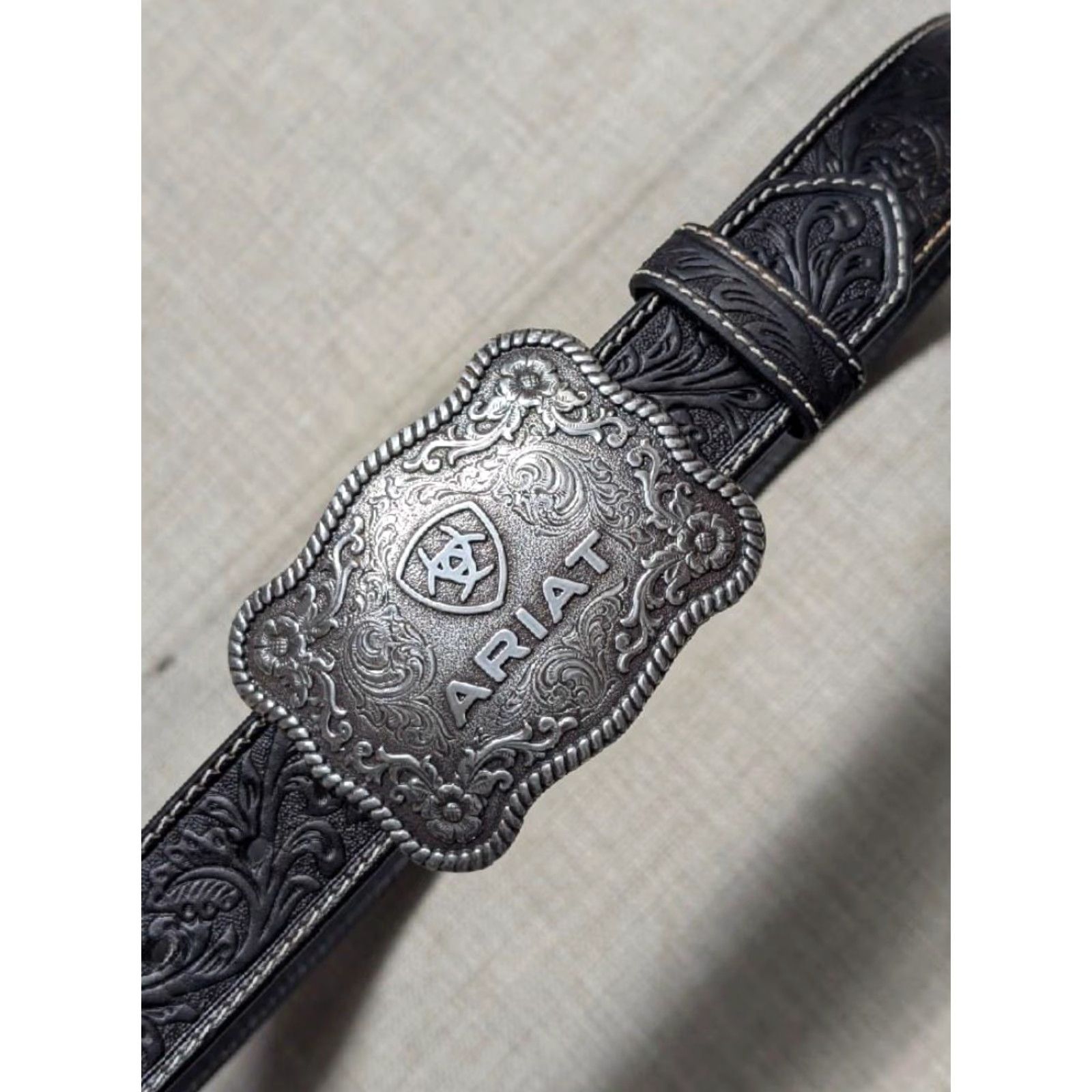 Ariat VINTAGE ARIAT belt Western Belt 34 black Leather tooled scrolling 1-3/8" 34 Mens Size 34 - 2 Thumbnail