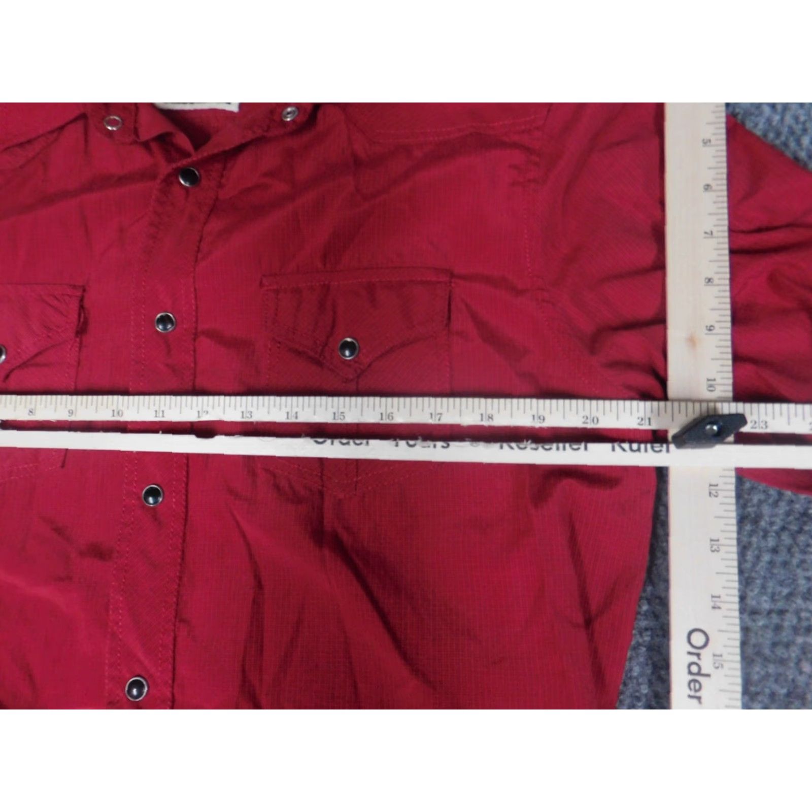 Jordan Craig Jordan Craig Mens Shirt Large Red Button Down Vintage Shirt Long Sleeve Casual Knit Nylon Polyester Button-Up Collared Regular Mens Red 80s? Size US L / EU 52-54 / 3 - 4 Thumbnail
