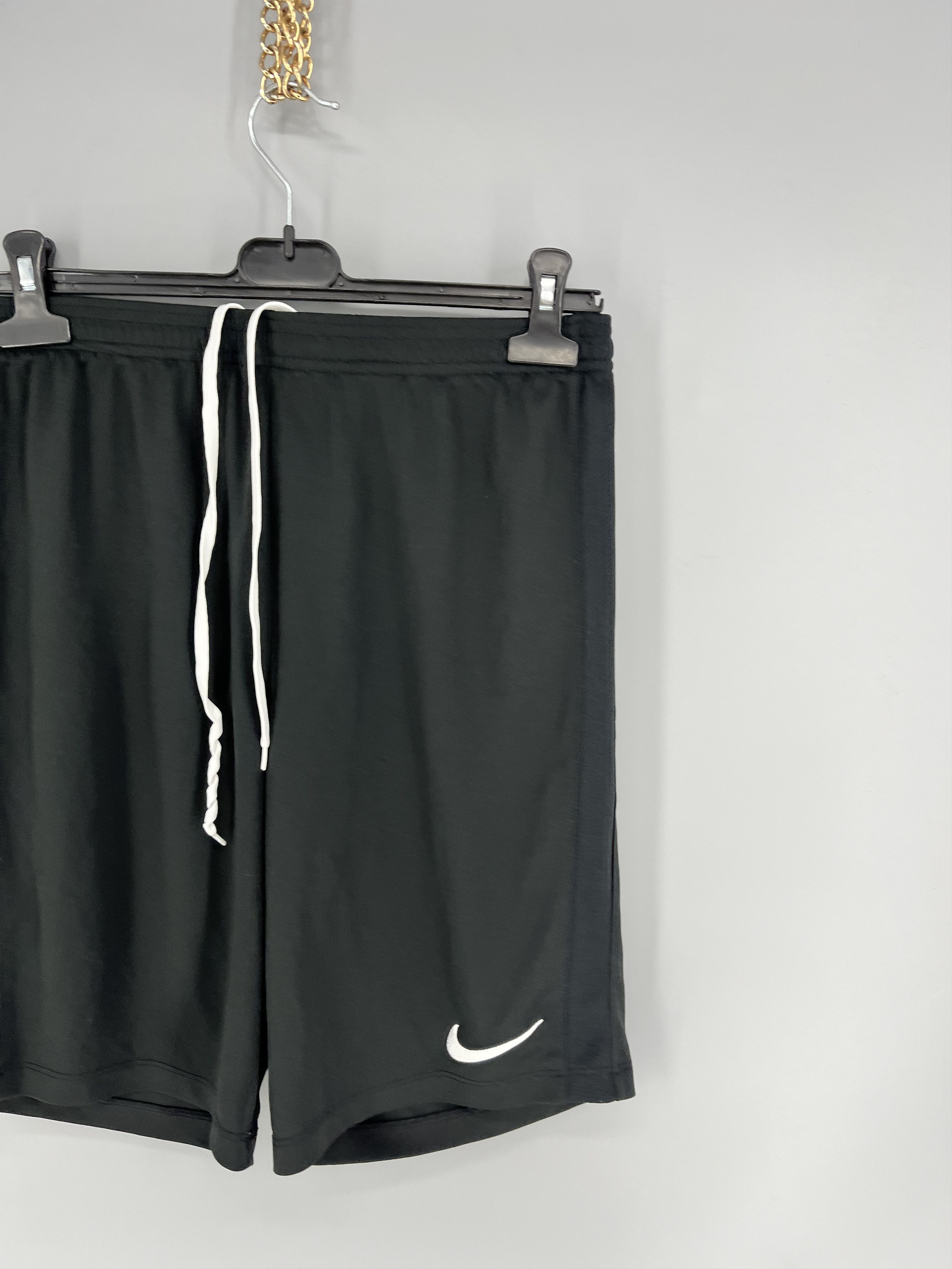 Nike Vintage Nike Swoosh Logo Shorts Travis Style Dri-Fit Size US 32 / EU 48 - 5 Thumbnail
