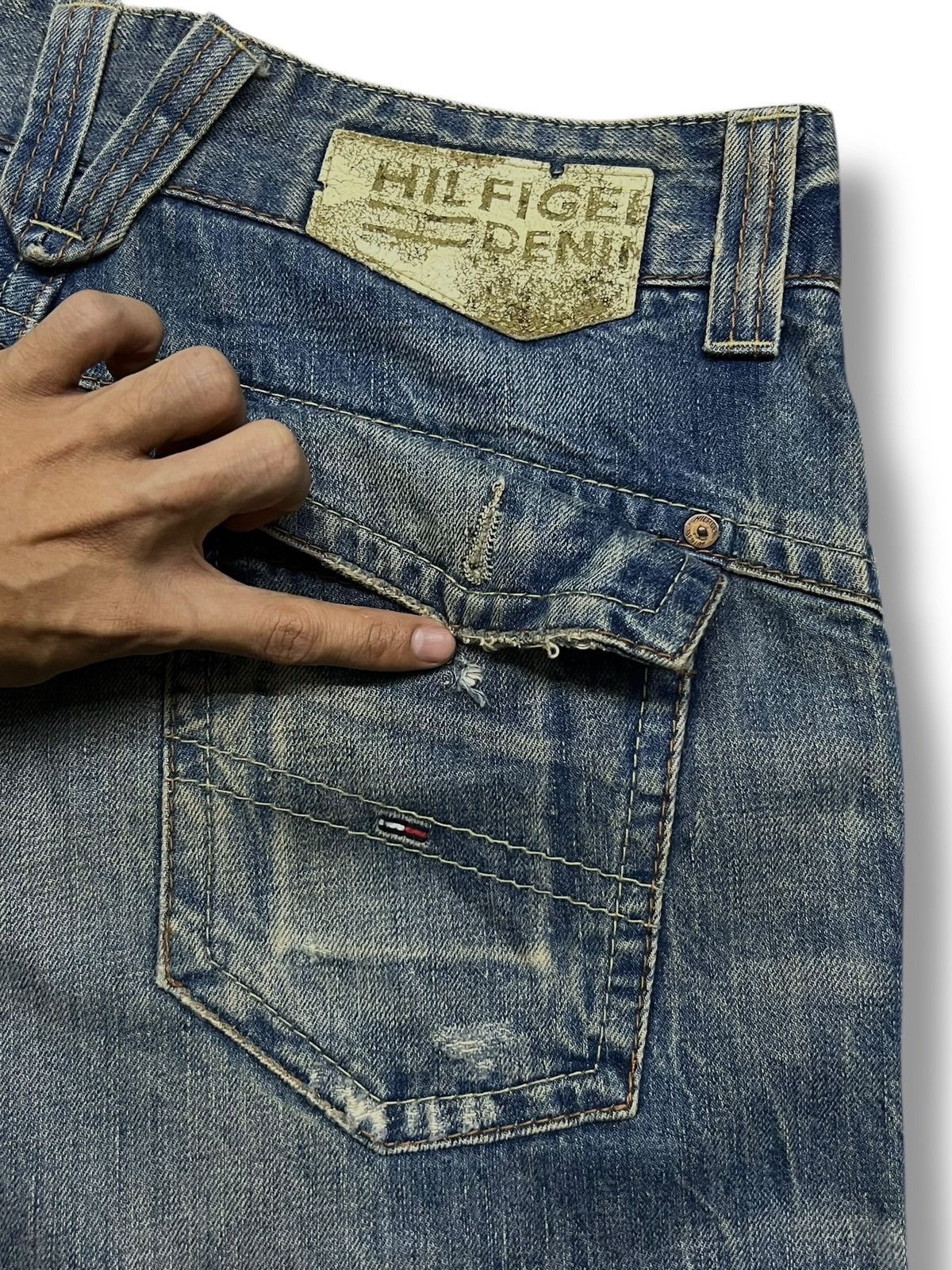 Tommy Hilfiger Baggy Vintage Tommy Hilfiger Denim Gage - Faded Mud Wash Size US 31 - 8 Thumbnail