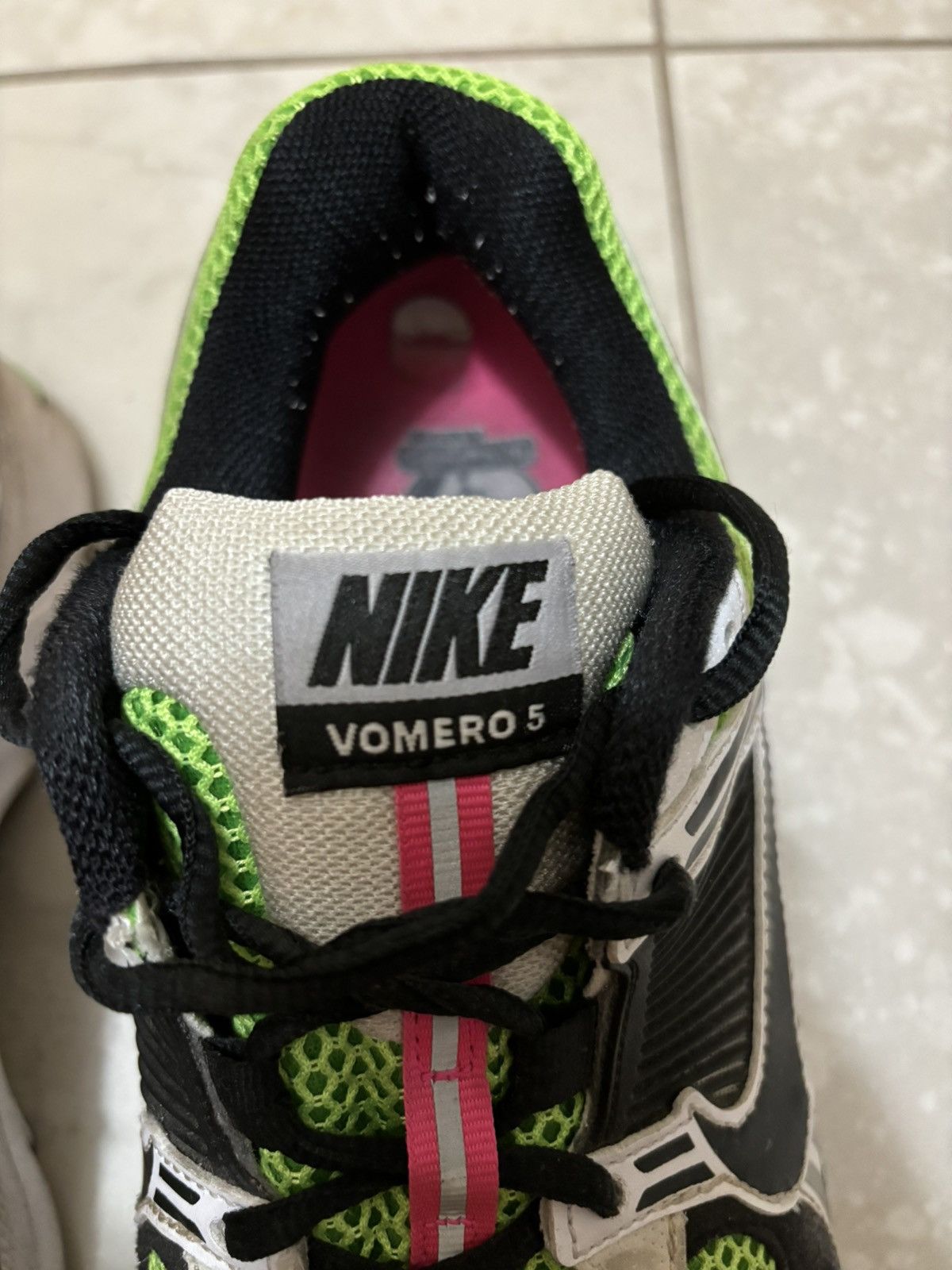 Nike Rare Nike Zoom Vomero 5 Electric Green Black Size 9 Size US 9 / EU 42 - 15 Thumbnail
