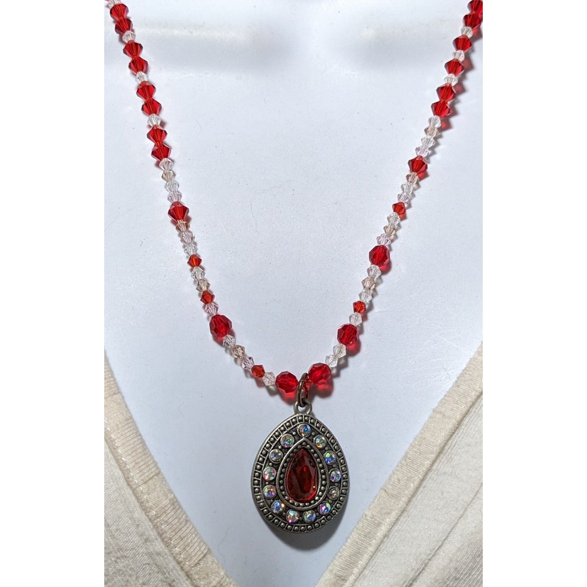 Other Vampire Glam Glass Beaded Teardrop Necklace Size ONE SIZE - 7 Thumbnail