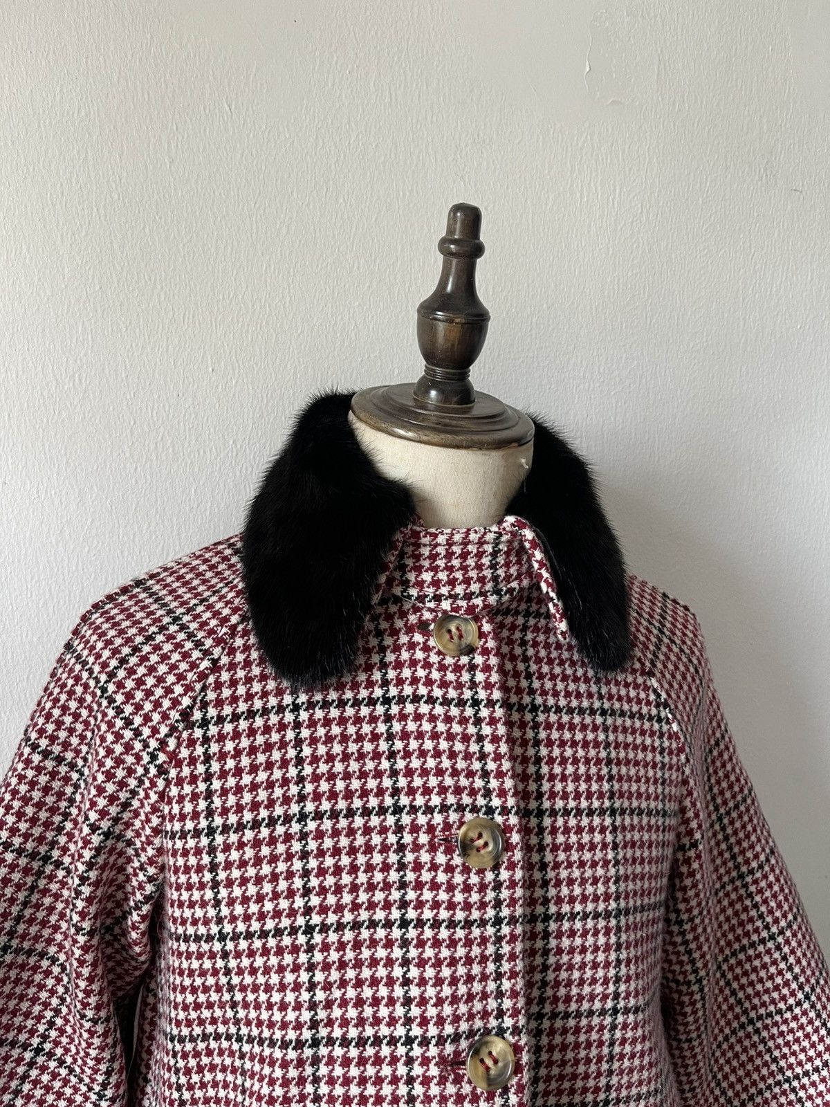 RED Valentino $2000 Red Velentino short Coat With Fur Collar 10 Size M / US 6-8 / IT 42-44 - 9 Thumbnail