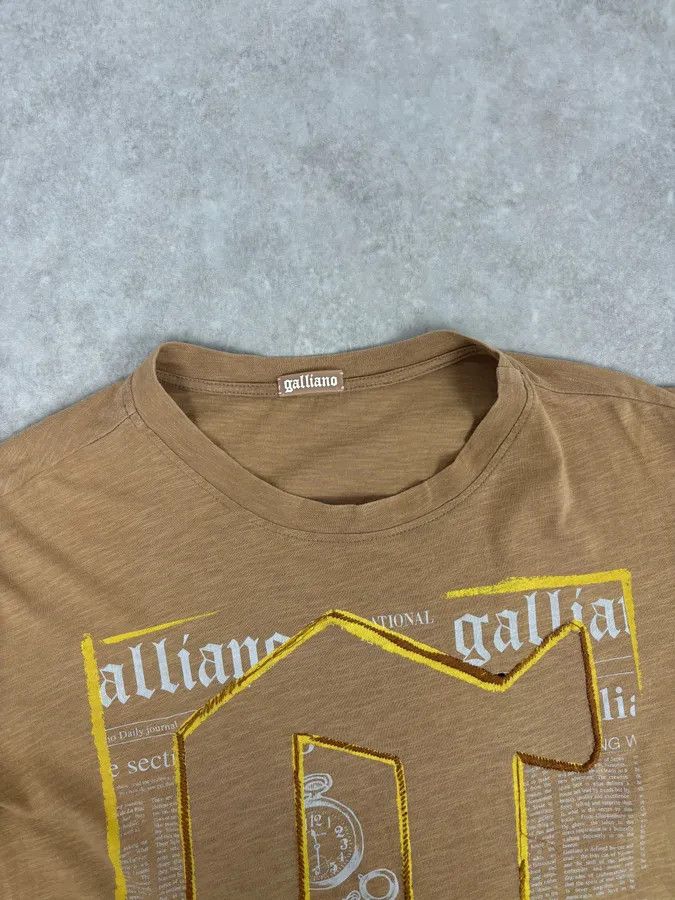 John Galliano Galliano Printed Letters Beige G T-Shirt Size US M / EU 48-50 / 2 - 4 Thumbnail