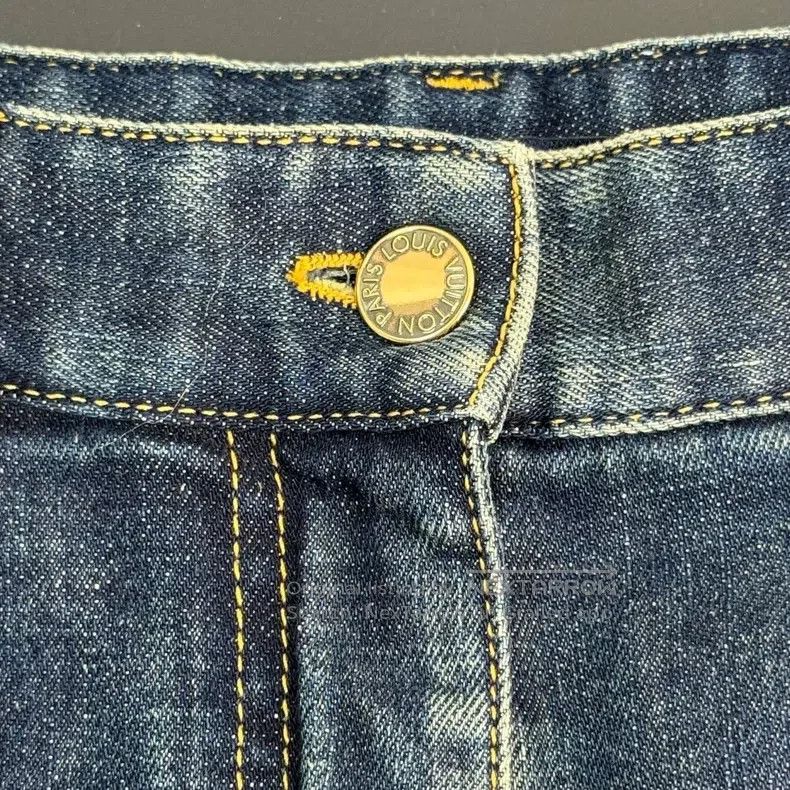 Louis Vuitton Louis Vuitton Wash Blue Leather Label Jeans Size US 38 / EU 54 - 8 Thumbnail