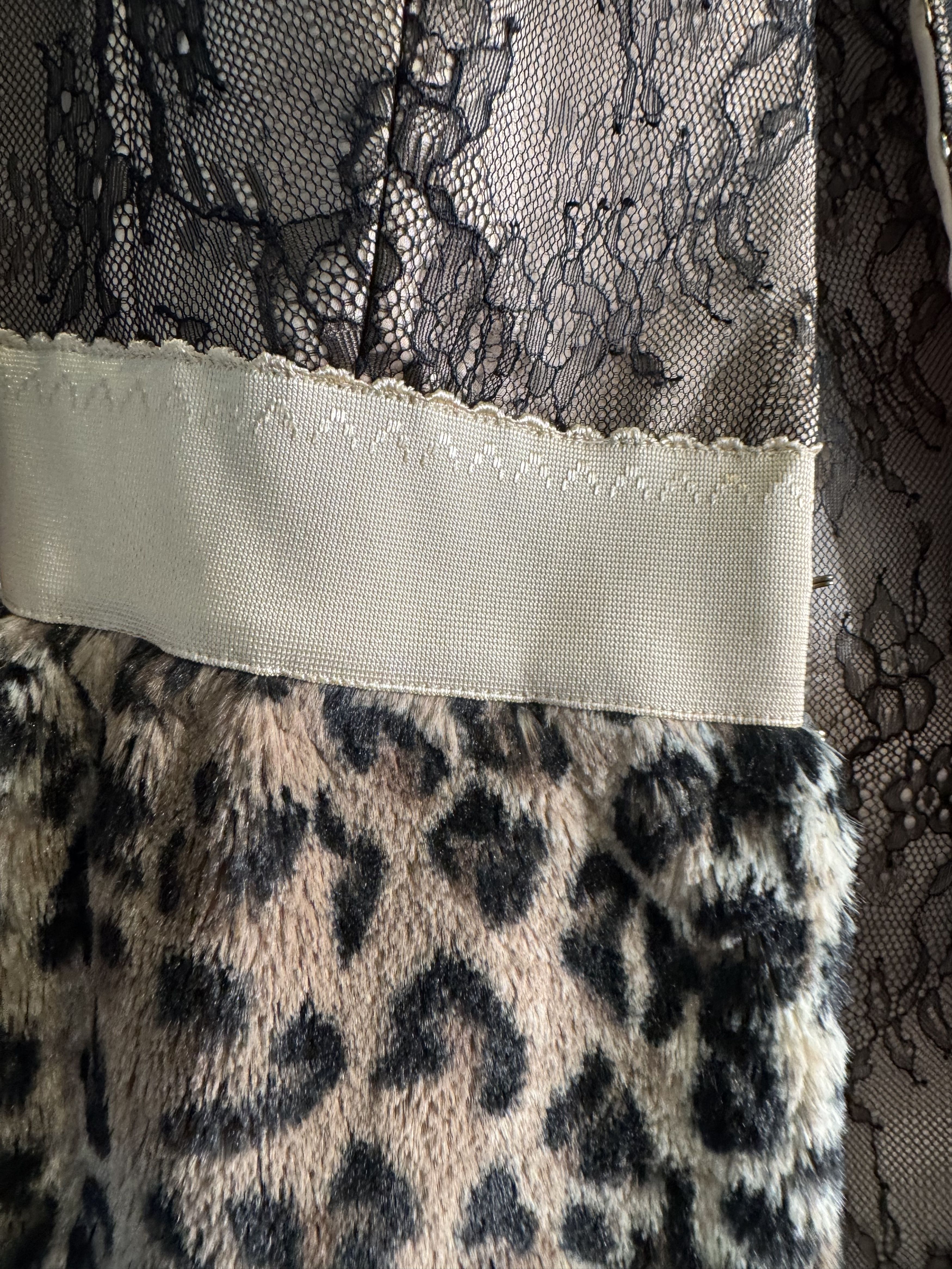 Elisabetta Franchi Elisabetta Franchi Lace Top & Skirt Set with Faux Fur Trim Size M / US 6-8 / IT 42-44 - 4 Thumbnail