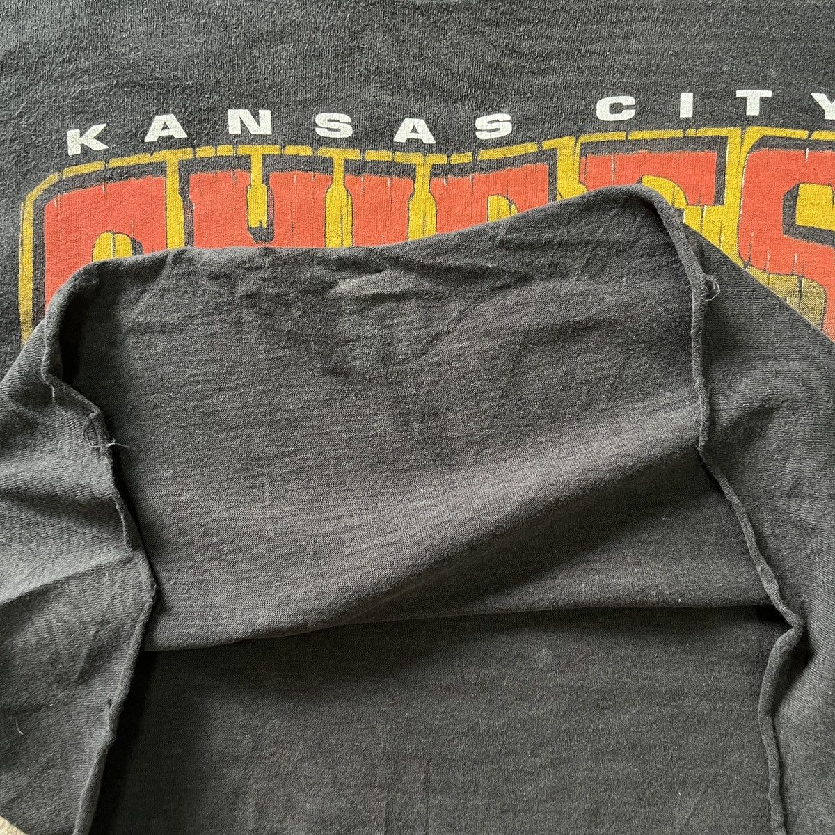 Vintage Vintage Tazmania Kansas City Cut TShirt Size US L / EU 52-54 / 3 - 17 Thumbnail