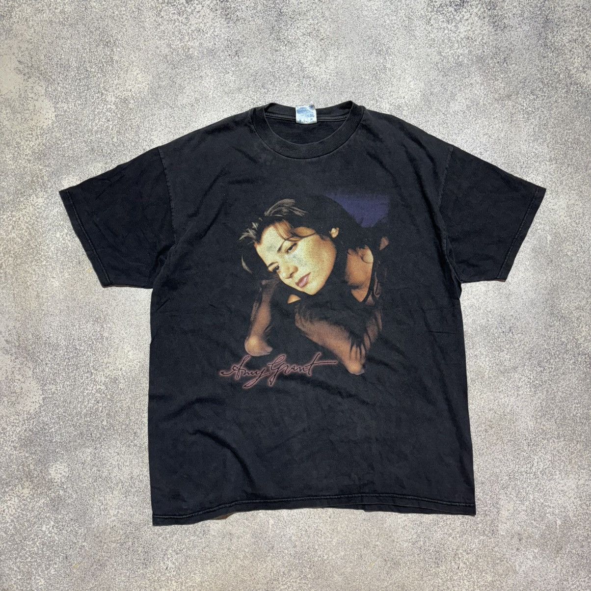 Vintage Vintage Ariana Grande World Tour 1998 Behind The Eyes t-shir Size US XL / EU 56 / 4 - 1 Thumbnail