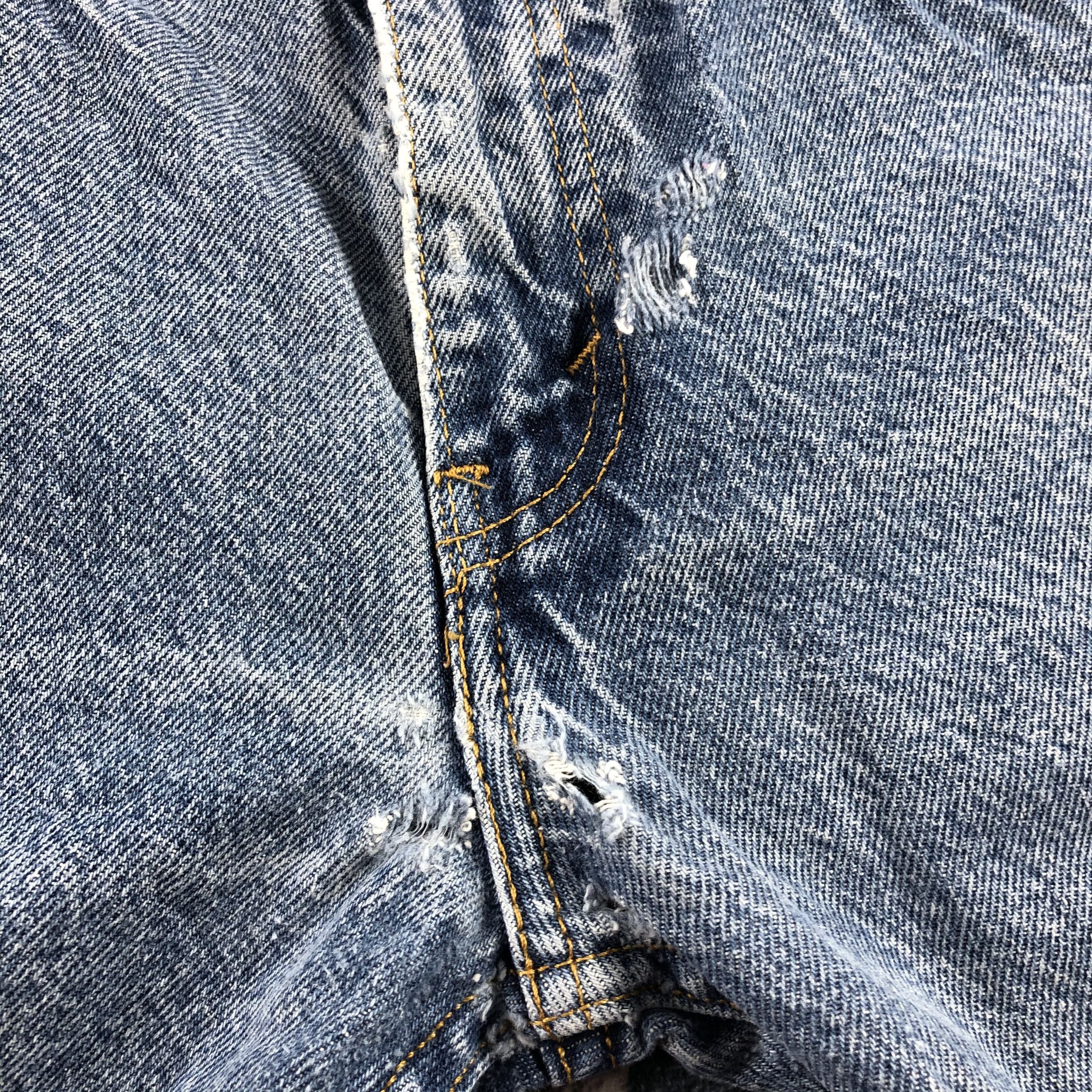 Levi's × Vintage Vintage Blue Wash Levis 505 Jeans-JM3076 Size US 33 - 11 Thumbnail