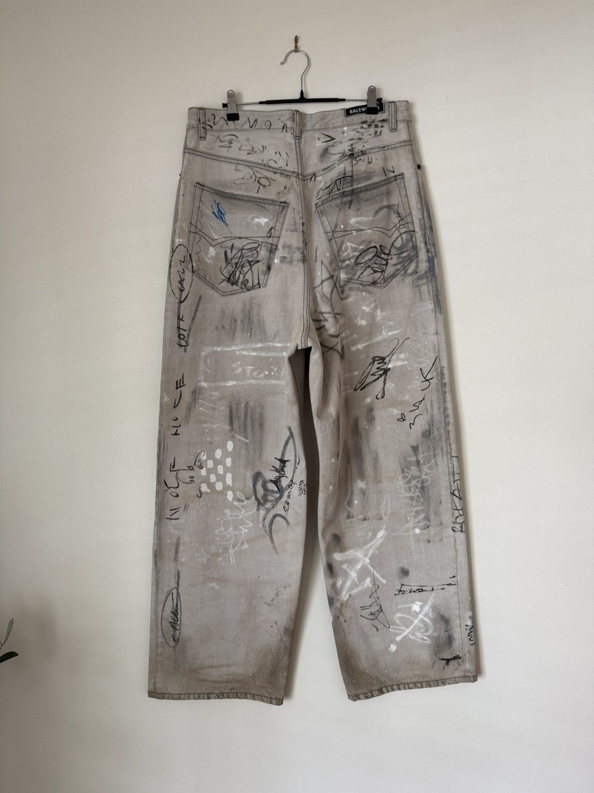 Balenciaga Balenciaga SS23 Graffiti Jeans Baggy Size US 32 / EU 48 - 4 Thumbnail