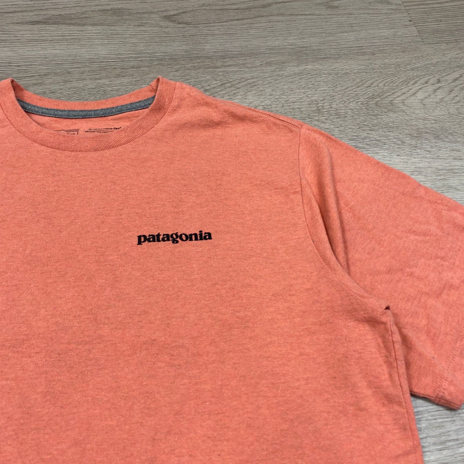 Patagonia Patagonia P-6 Logo Regular Fit Responsibili-tee Shirt Mens S Size US S / EU 44-46 / 1 - 4 Thumbnail