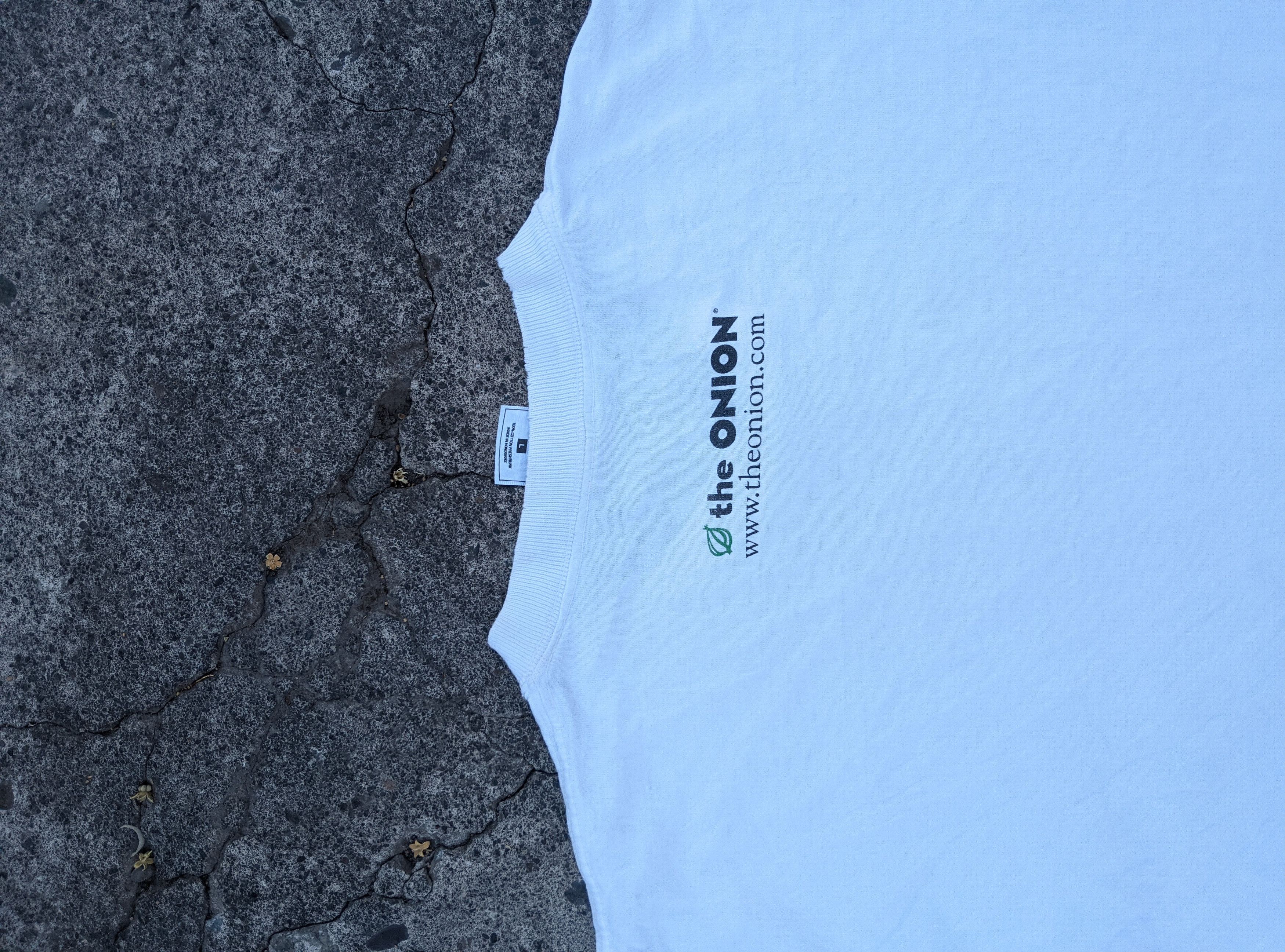 Vintage Vintage 1998 your favorite band suck the onion humor t shirt Size US L / EU 52-54 / 3 - 13 Thumbnail