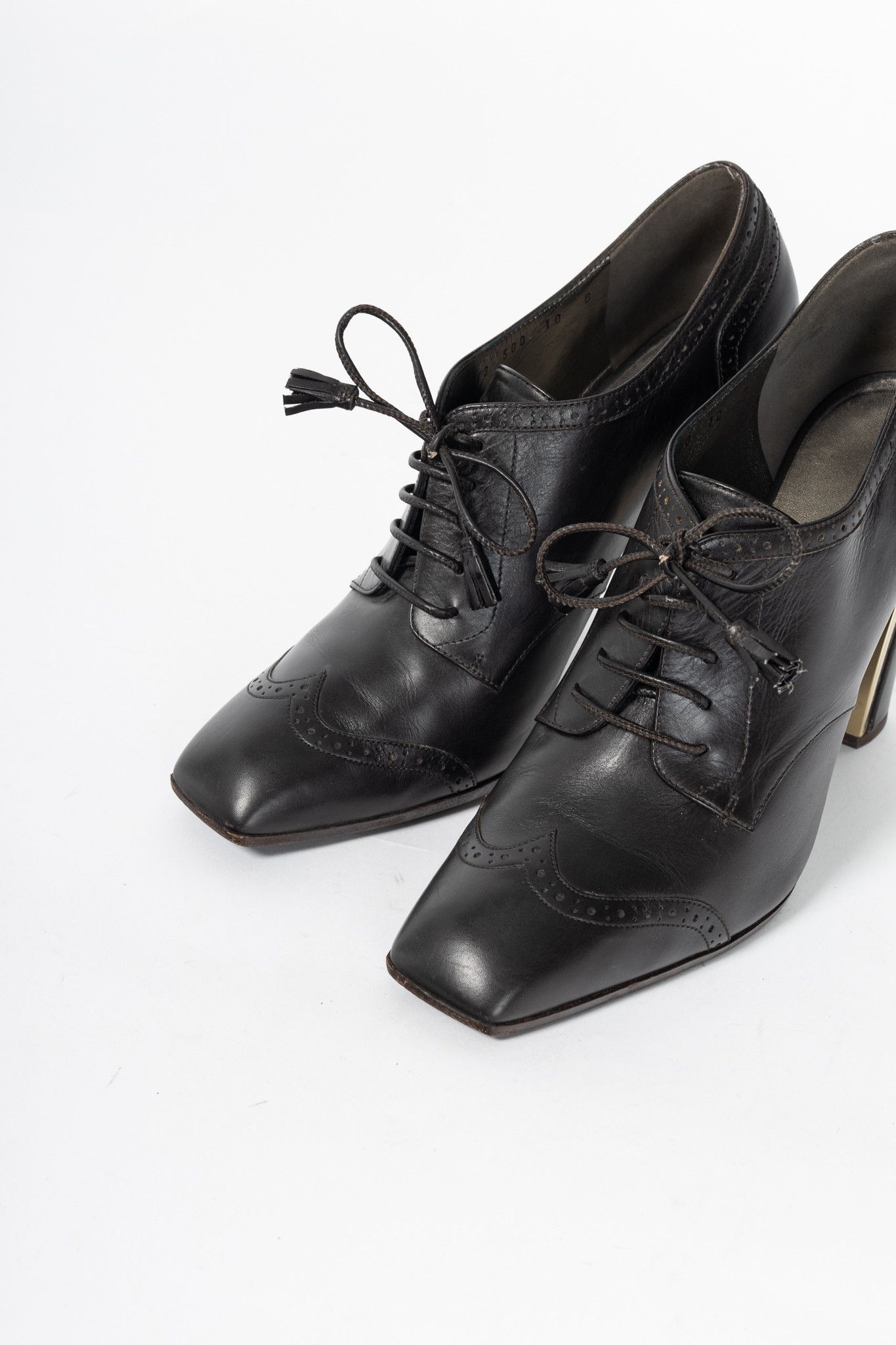 Salvatore Ferragamo Salvatore Ferragamo Fusadia Calf Wingtip Derby Heels Size US 10 / IT 40 - 6 Thumbnail
