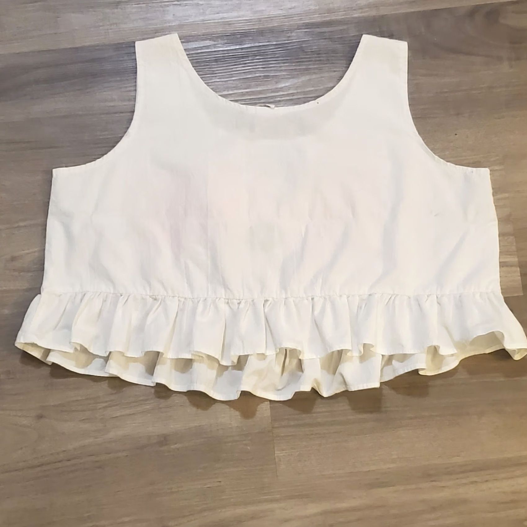 Vintage VINTAGE Hawaii Cropped Ruffle Tank Top Large White Linen 90s Resort Summer Travel Womens Size L / US 10 / IT 46 - 2 Thumbnail