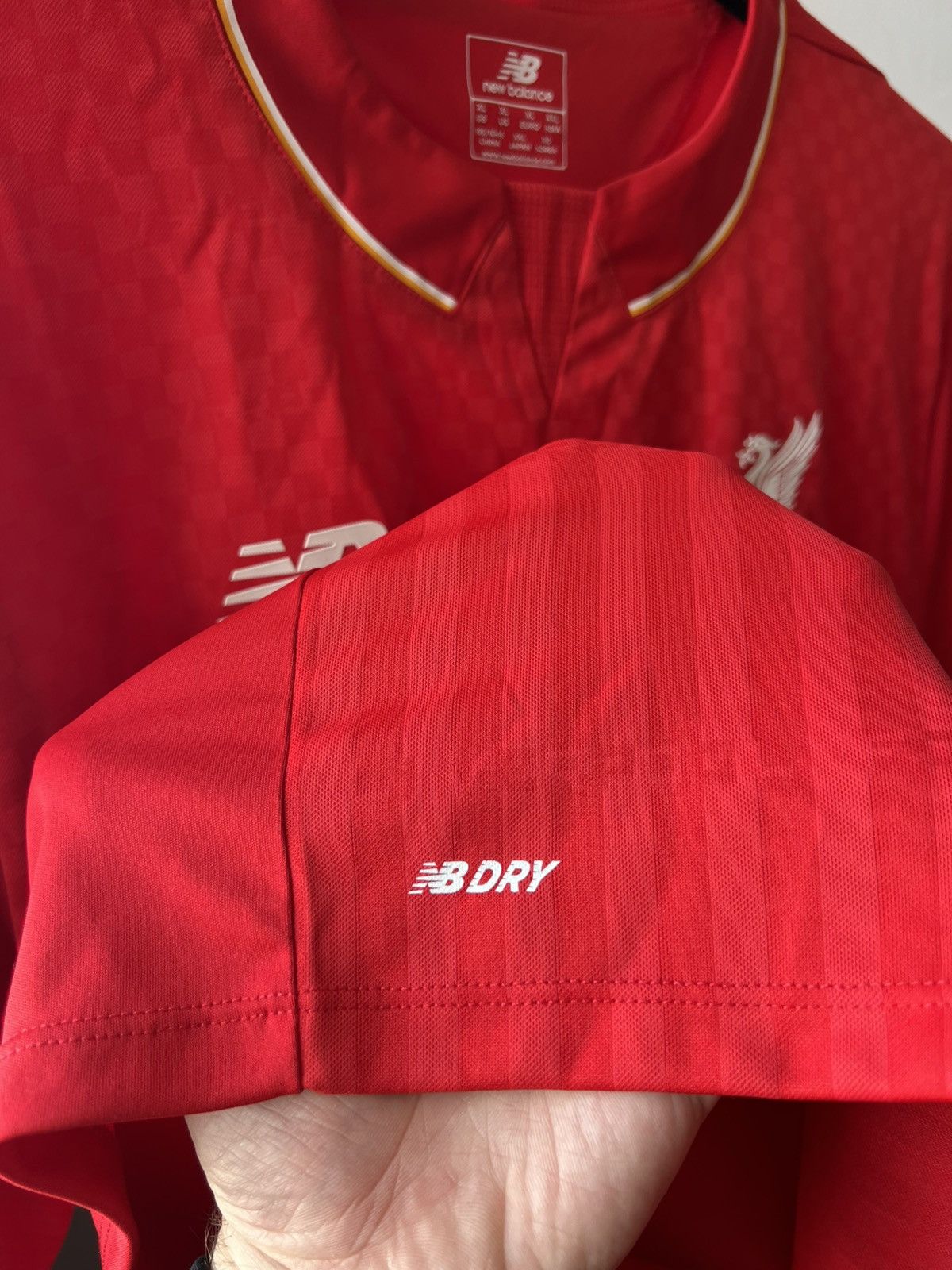 New Balance NWT LIVERPOOL FC HOME SOCCER JERSEY FOOTBALL SHIRT XL Size US XL / EU 56 / 4 - 7 Thumbnail