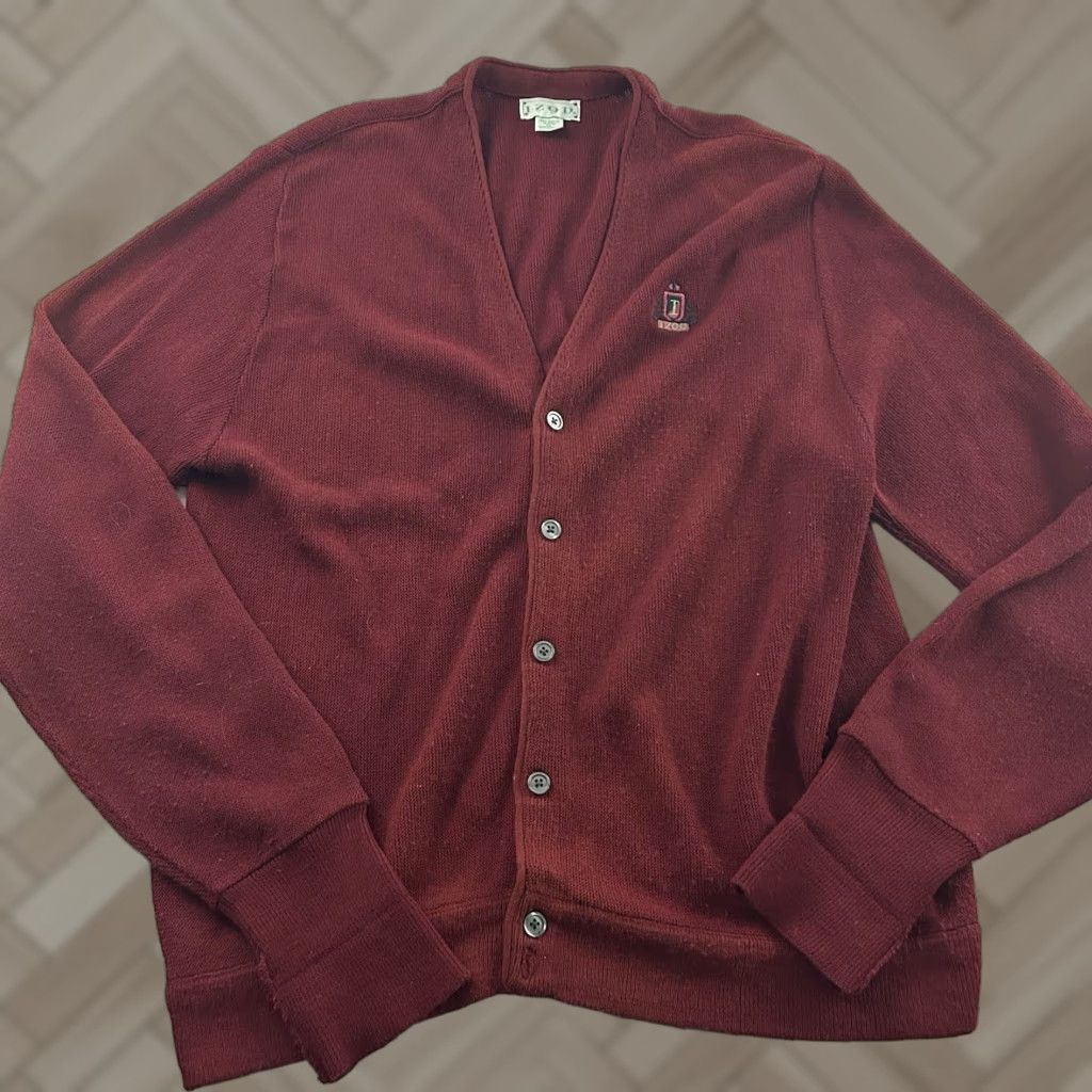 Izod VINTAGE IZOD Cardigan Sweater Men XL Maroon Red Button Front V-Neck Knit Casual Golf Winter Fall Spring Size US XL / EU 56 / 4 - 1 Thumbnail